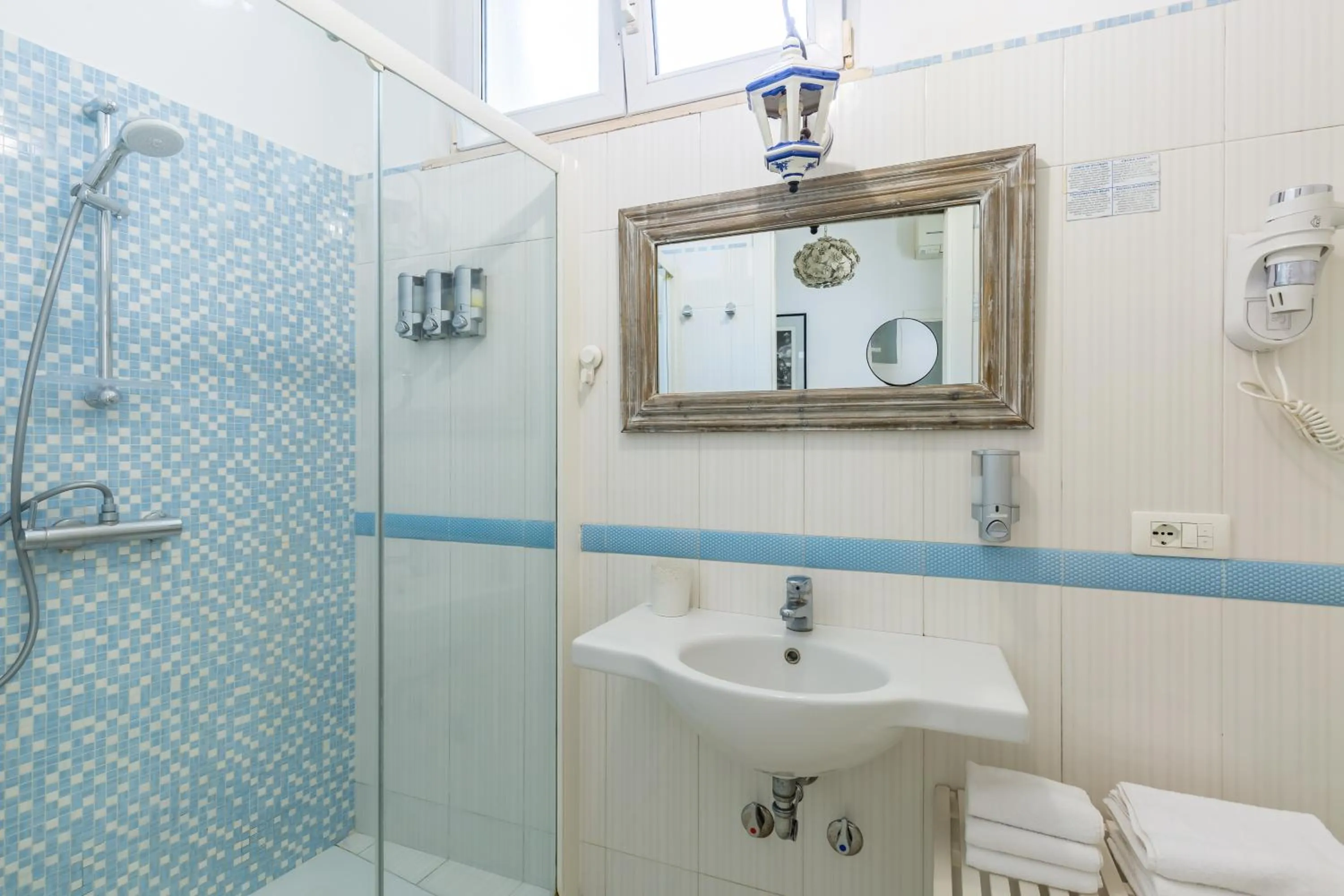 Shower in Fortino Capri