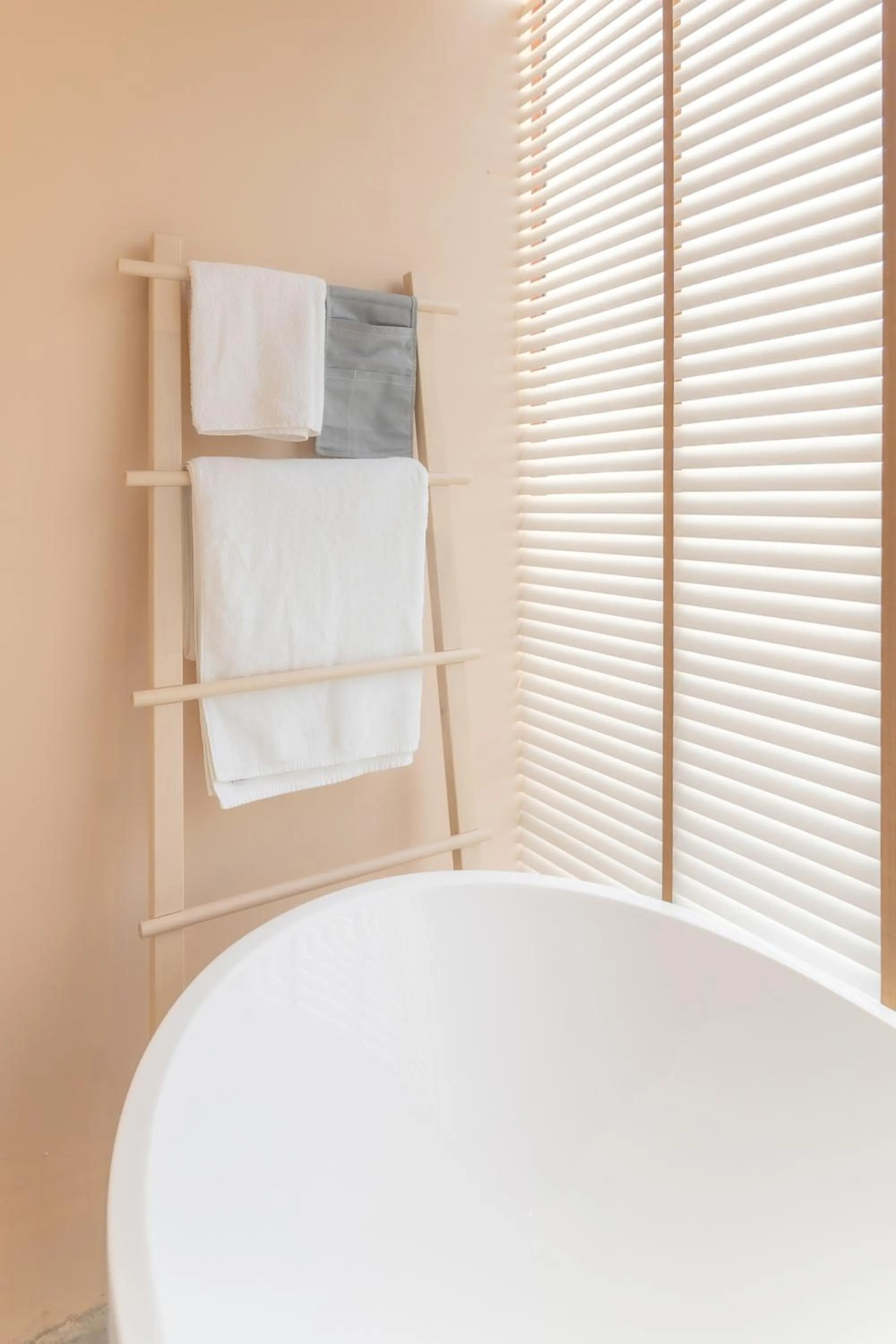 Bath, Bed in Mai Hotel Chiang Mai ใหม่โฮเทล เชียงใหม่