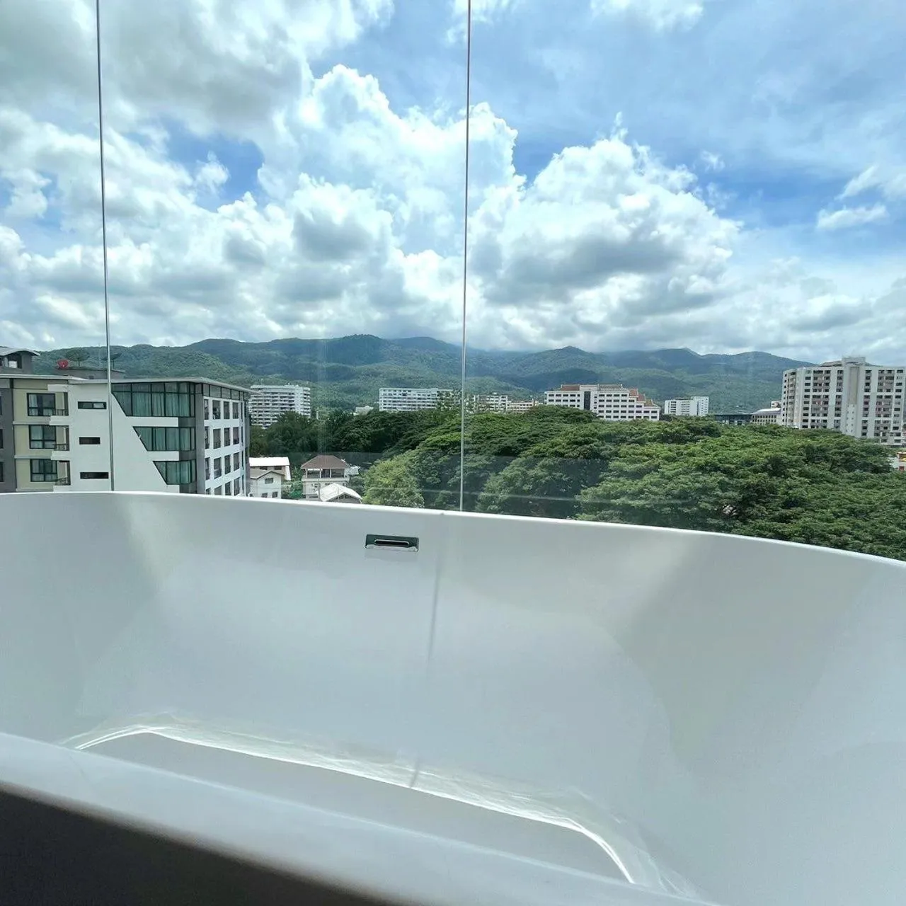 Mountain view in Mai Hotel Chiang Mai ใหม่โฮเทล เชียงใหม่