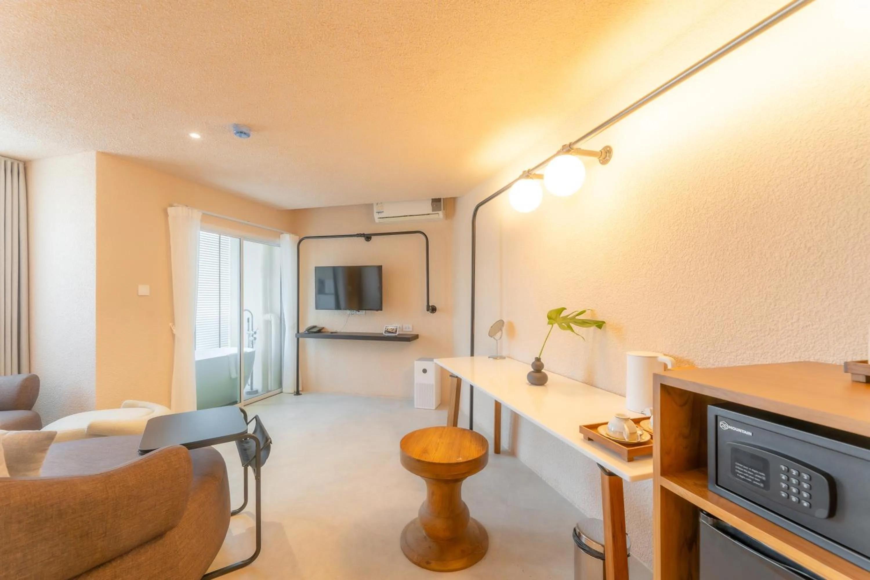 TV and multimedia in Mai Hotel Chiang Mai ใหม่โฮเทล เชียงใหม่