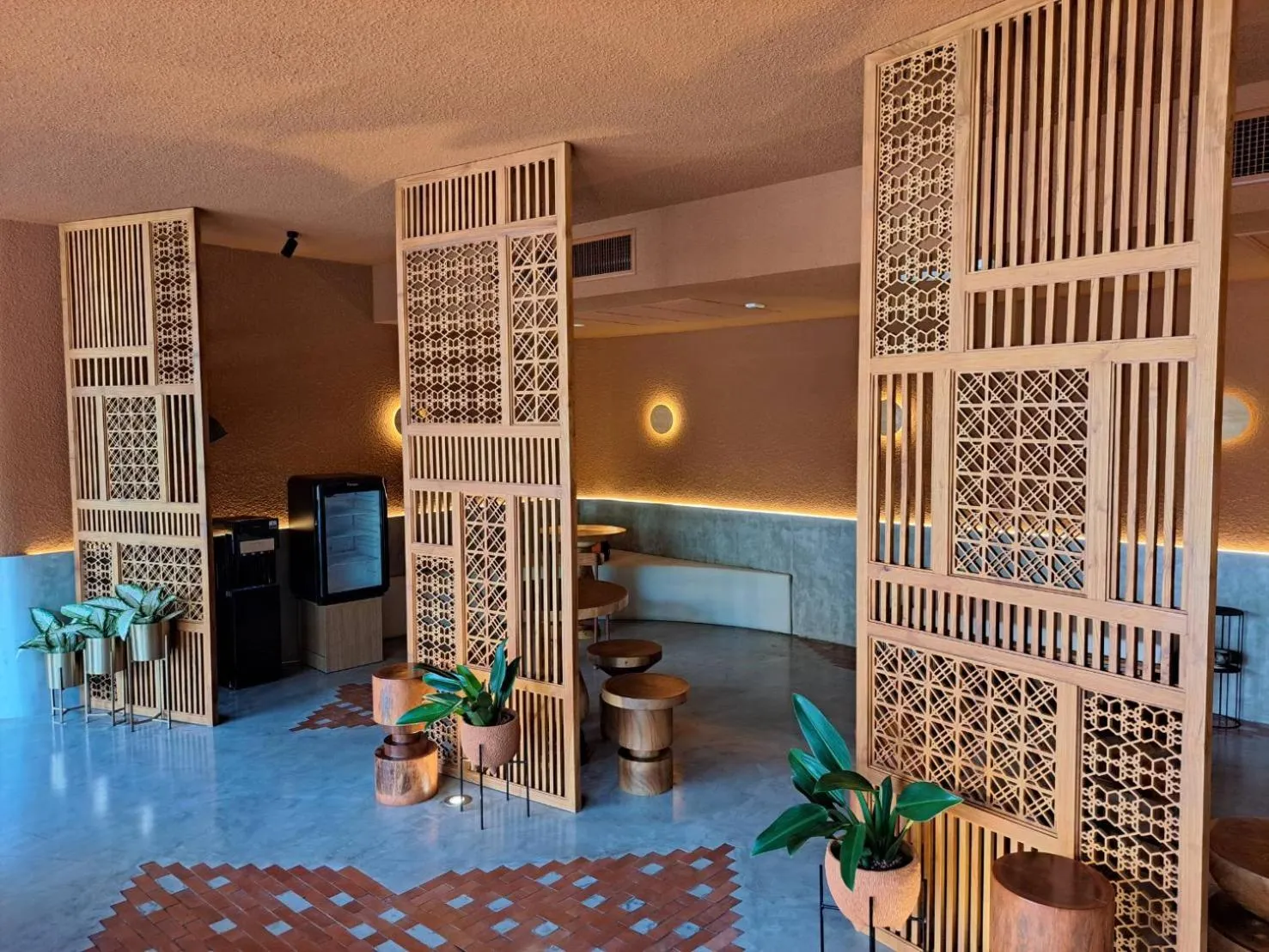 Property building in Mai Hotel Chiang Mai ใหม่โฮเทล เชียงใหม่