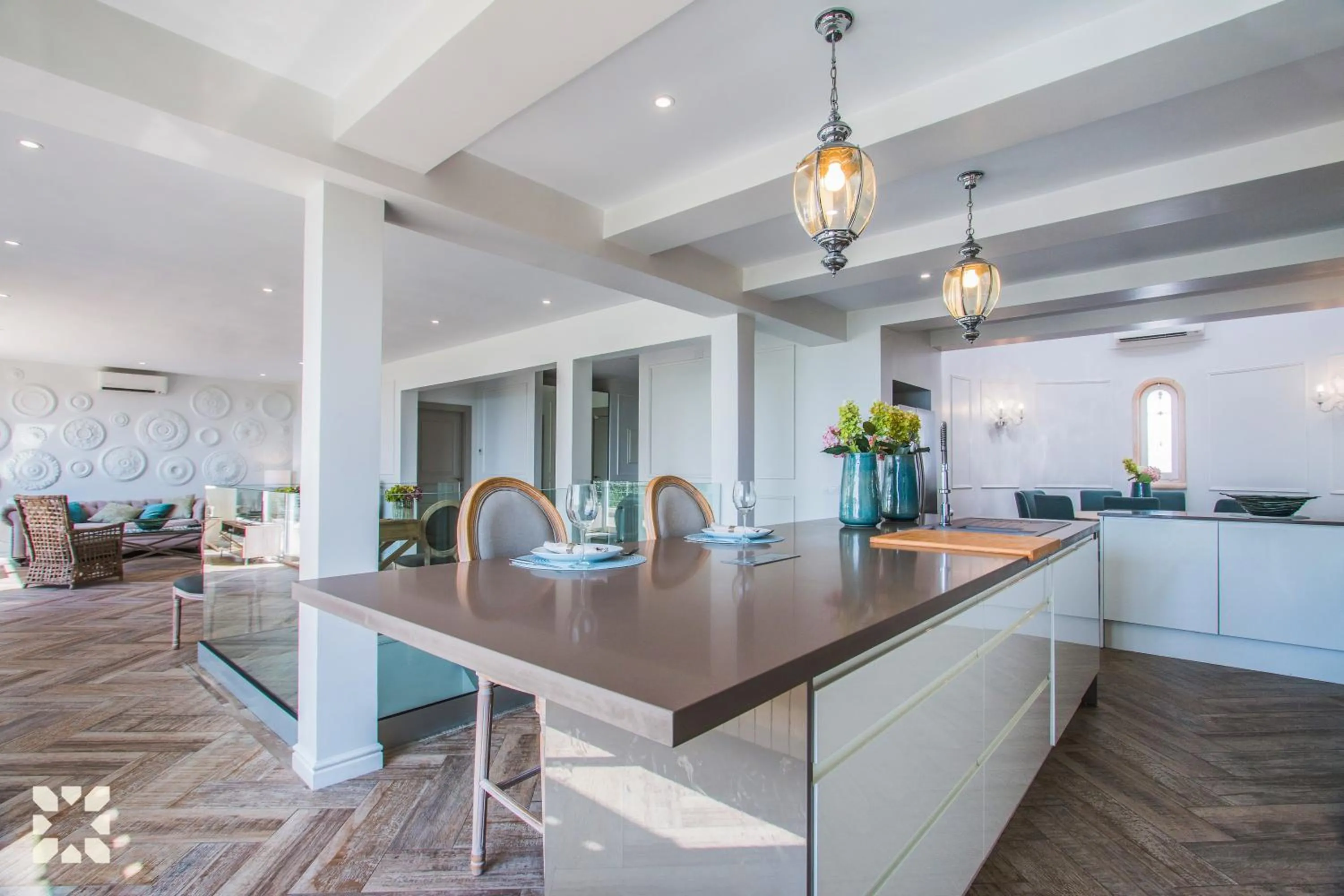 Kitchen or kitchenette in Villa La Casa Blanca by Abahana Villas