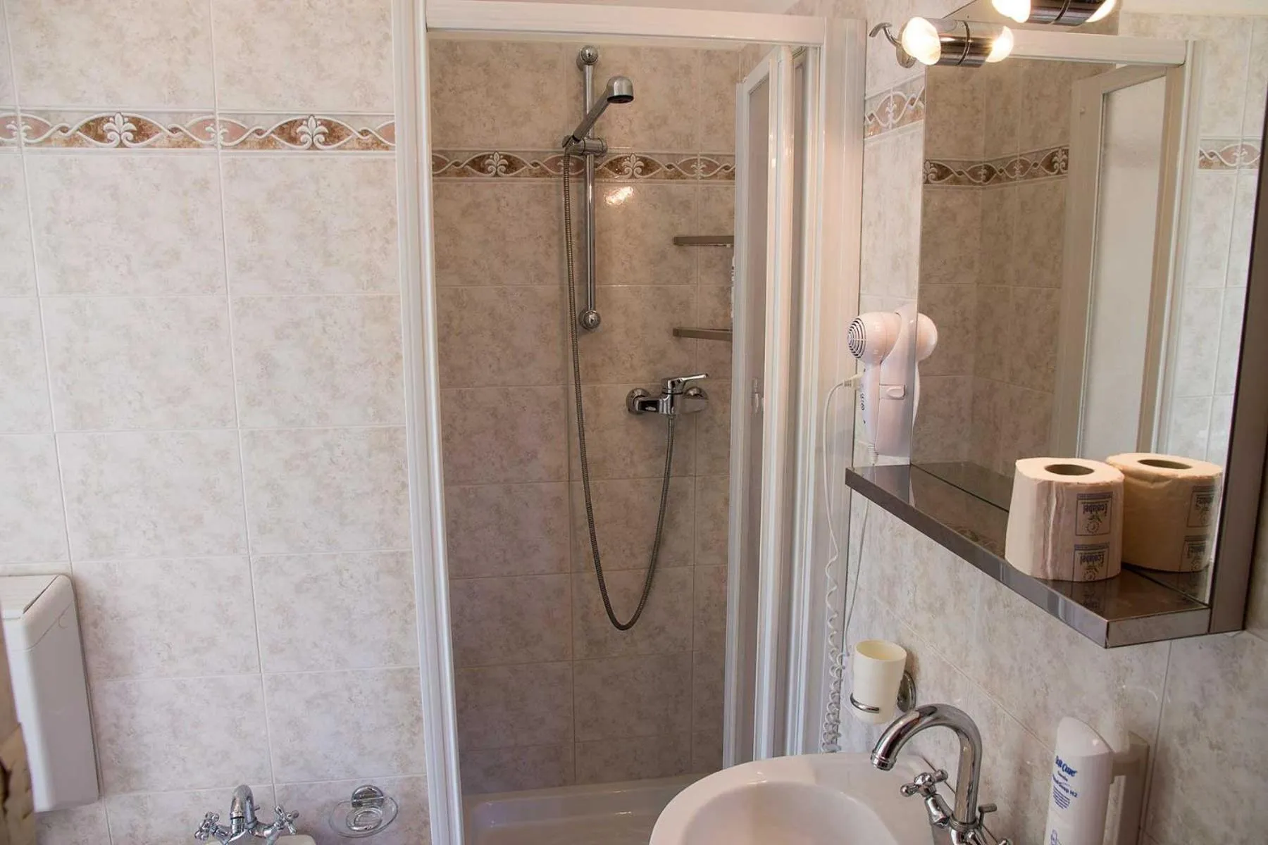 Bathroom in Hotel Silvia Framura - Cinque Terre