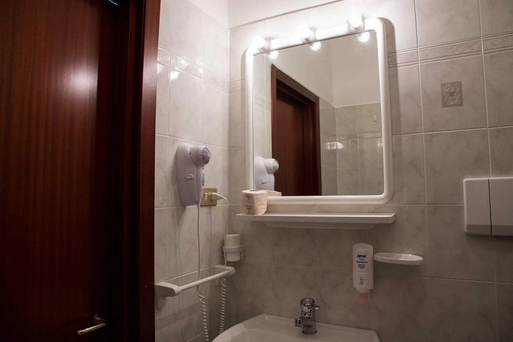 Bathroom in Hotel Silvia Framura - Cinque Terre