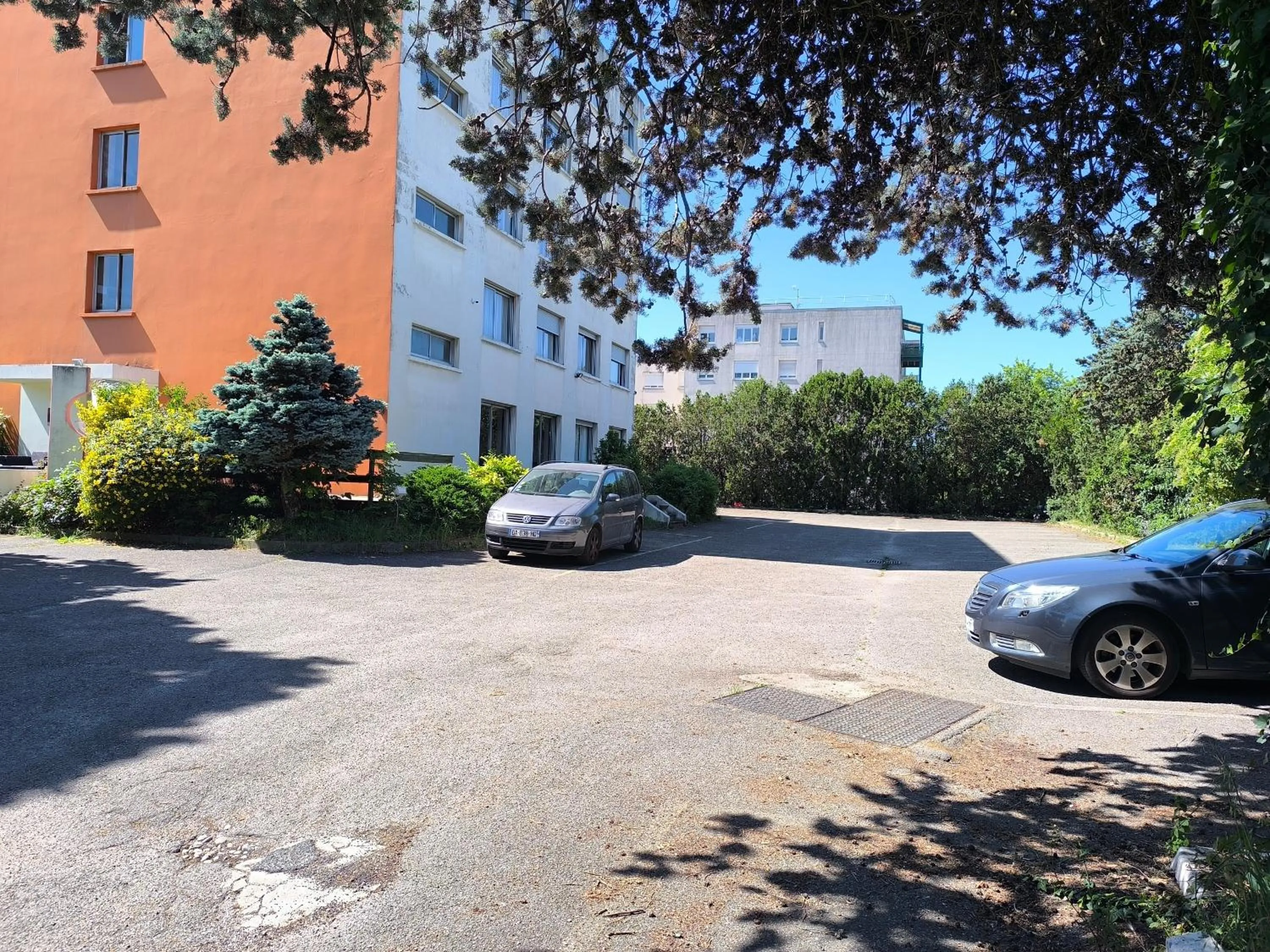 Garden in Adonis Lyon Est Hôtel Artys