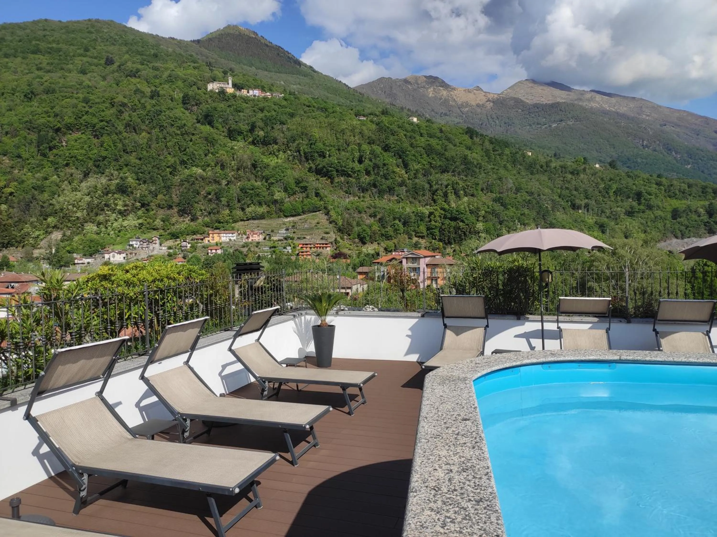Swimming pool in Hotel Giardino