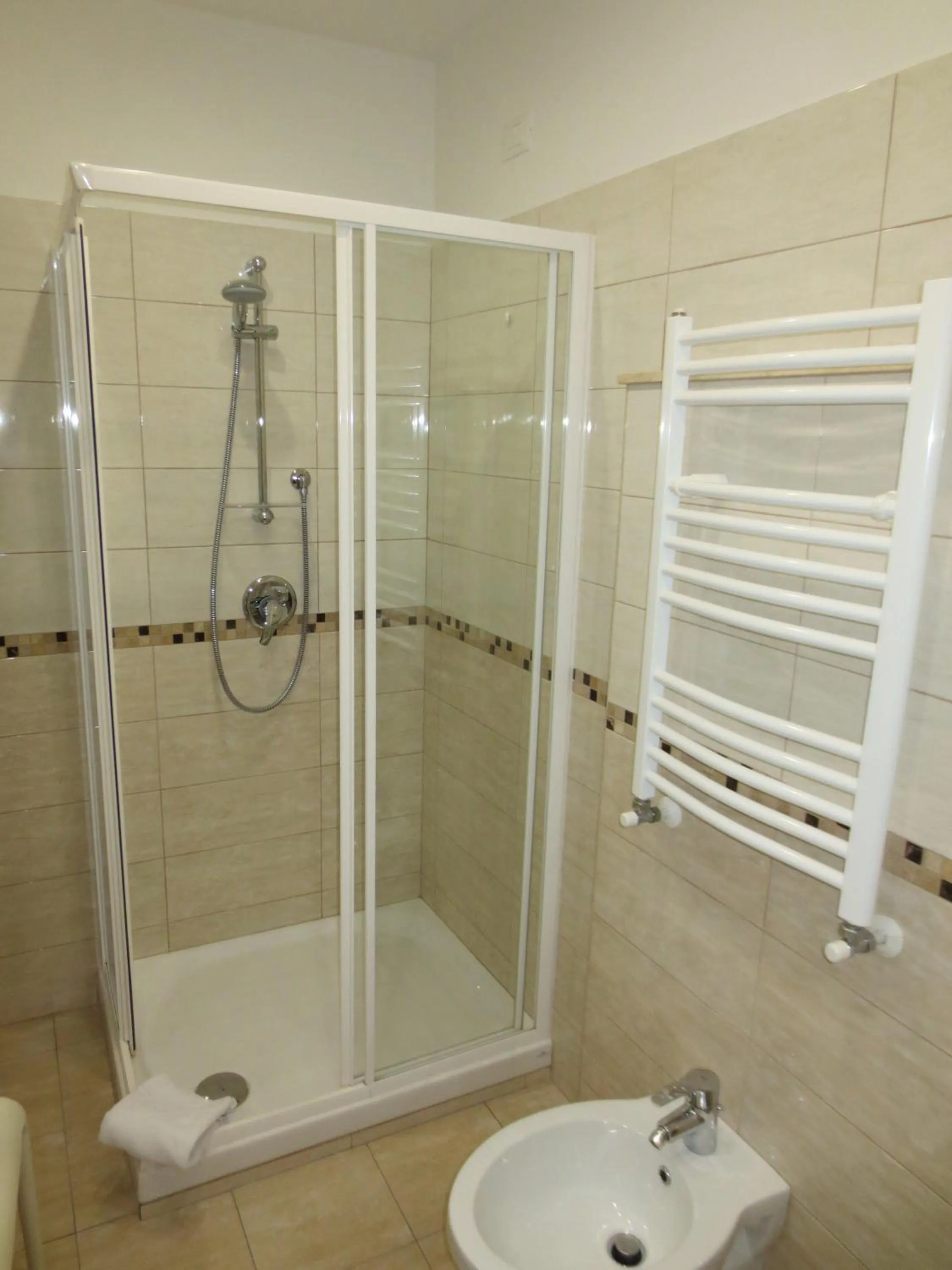 Shower in B&B Five