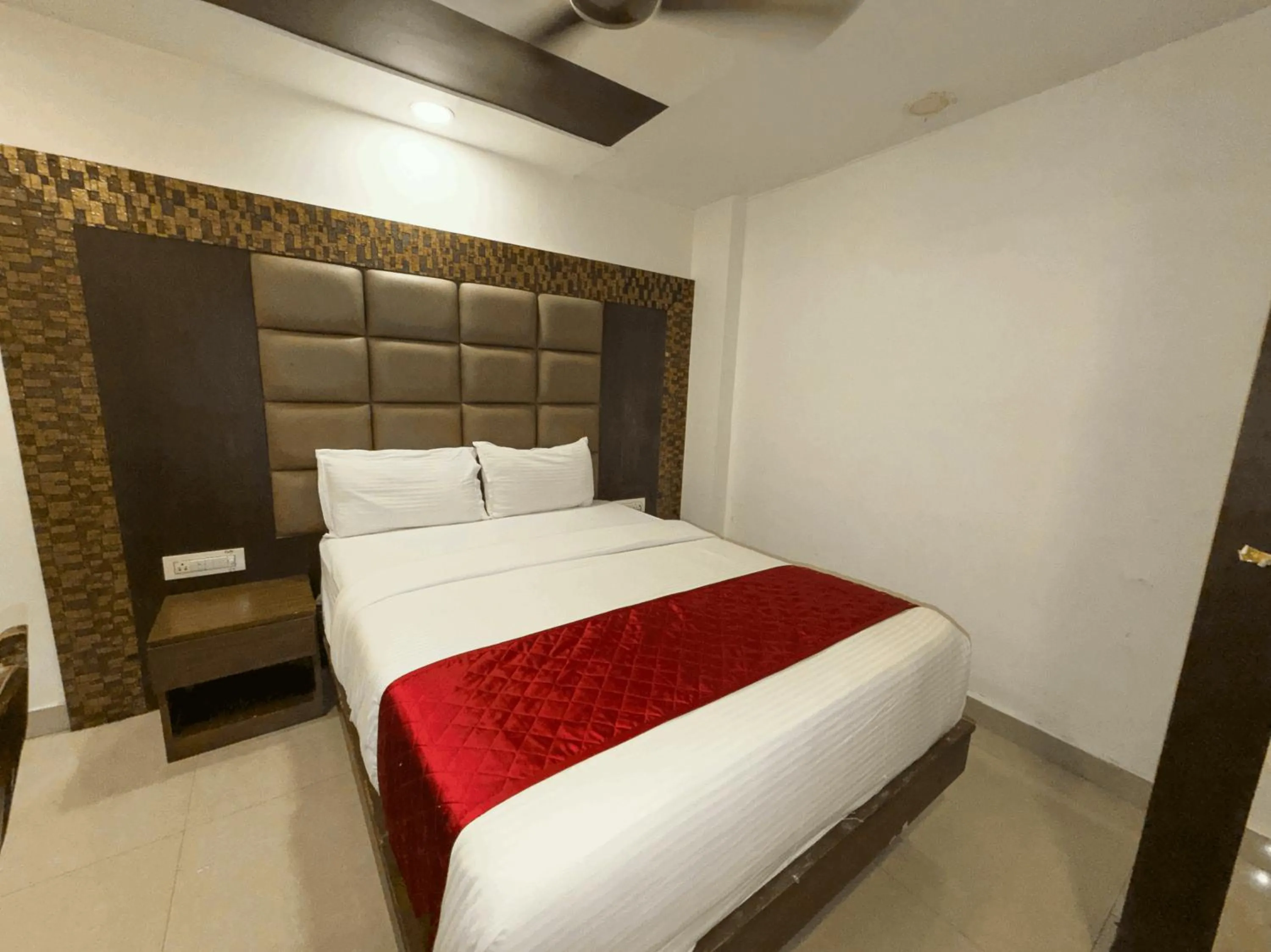 Hotel Hometown Near US Embassy BKC