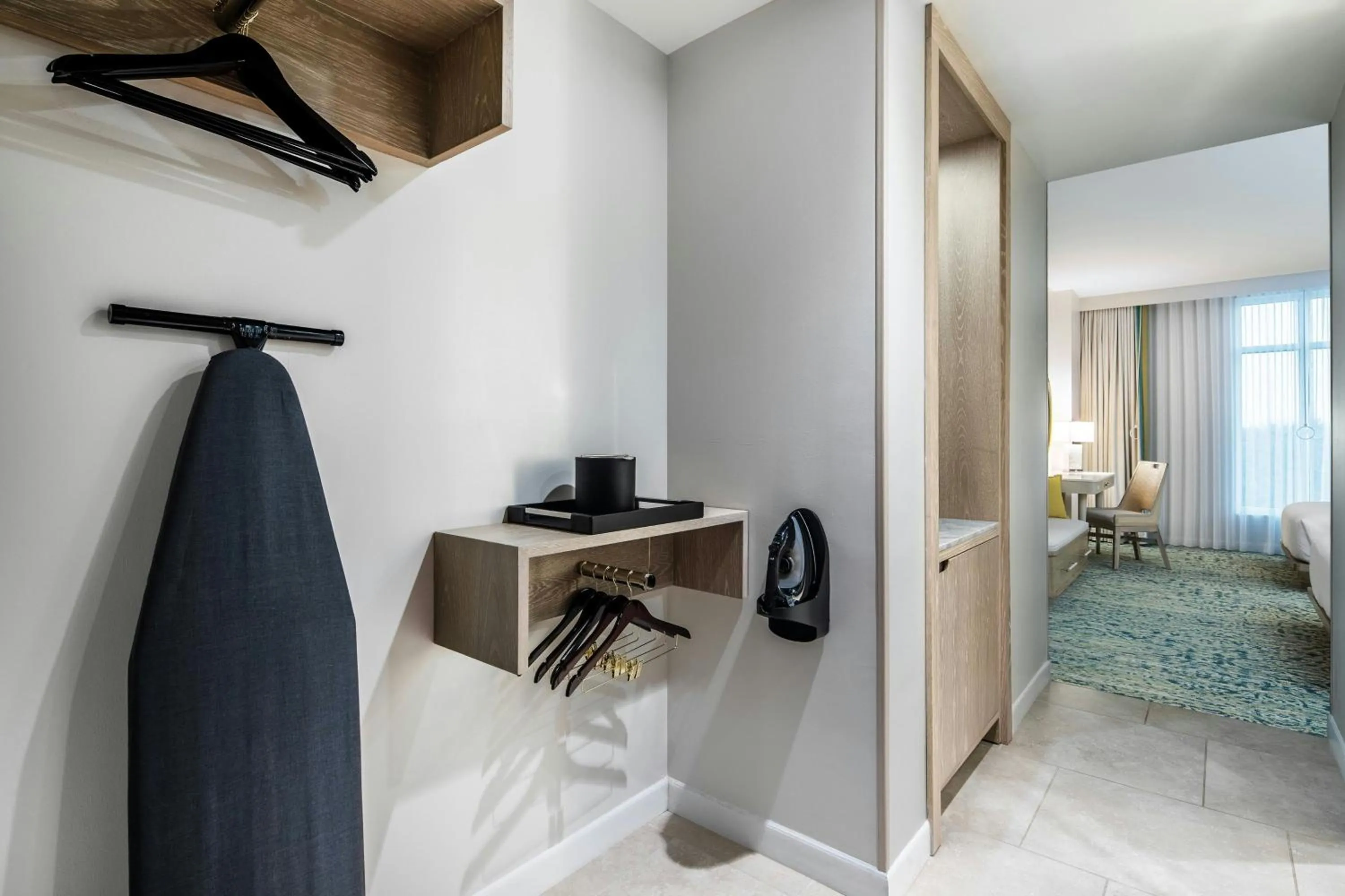 Photo of the whole room, Bed in Gaylord Palms Resort & Convention Center