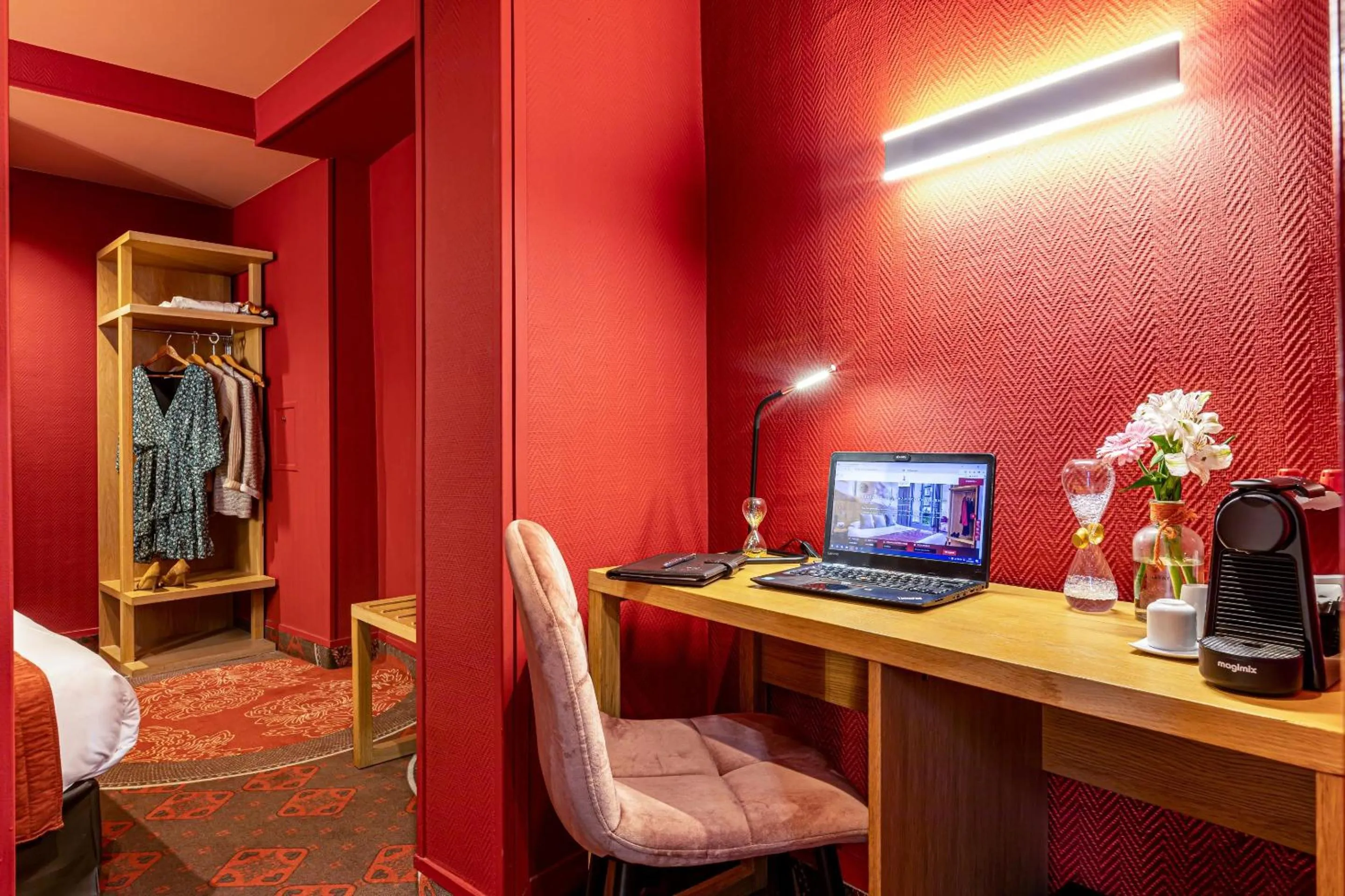 Seating area in Hotel Ariane Montparnasse by Patrick Hayat