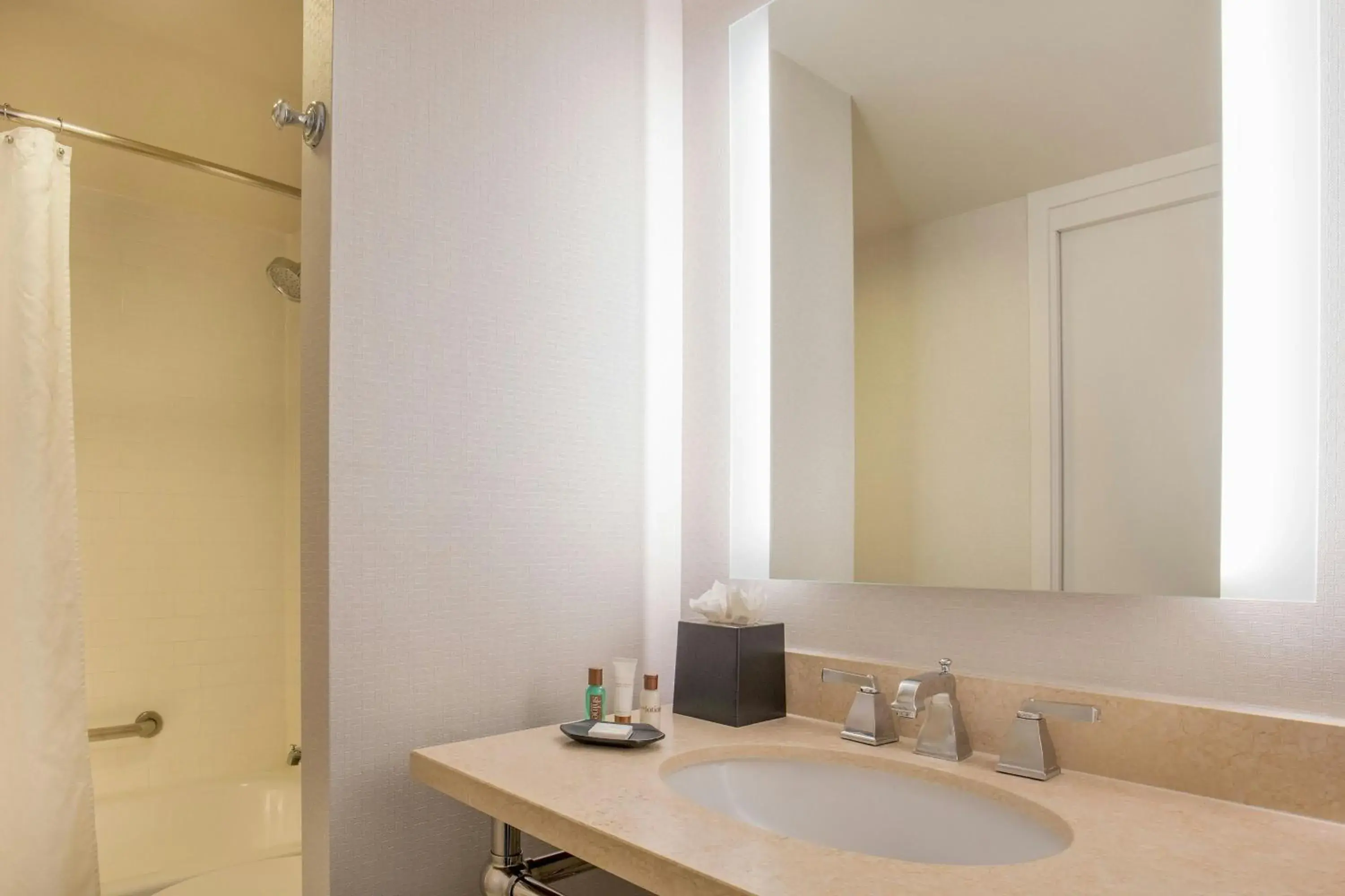 Suite with Two Double Beds in Sheraton Suites Chicago Elk Grove Suite with Two Double Beds in Sheraton Suites Chicago Elk Grove