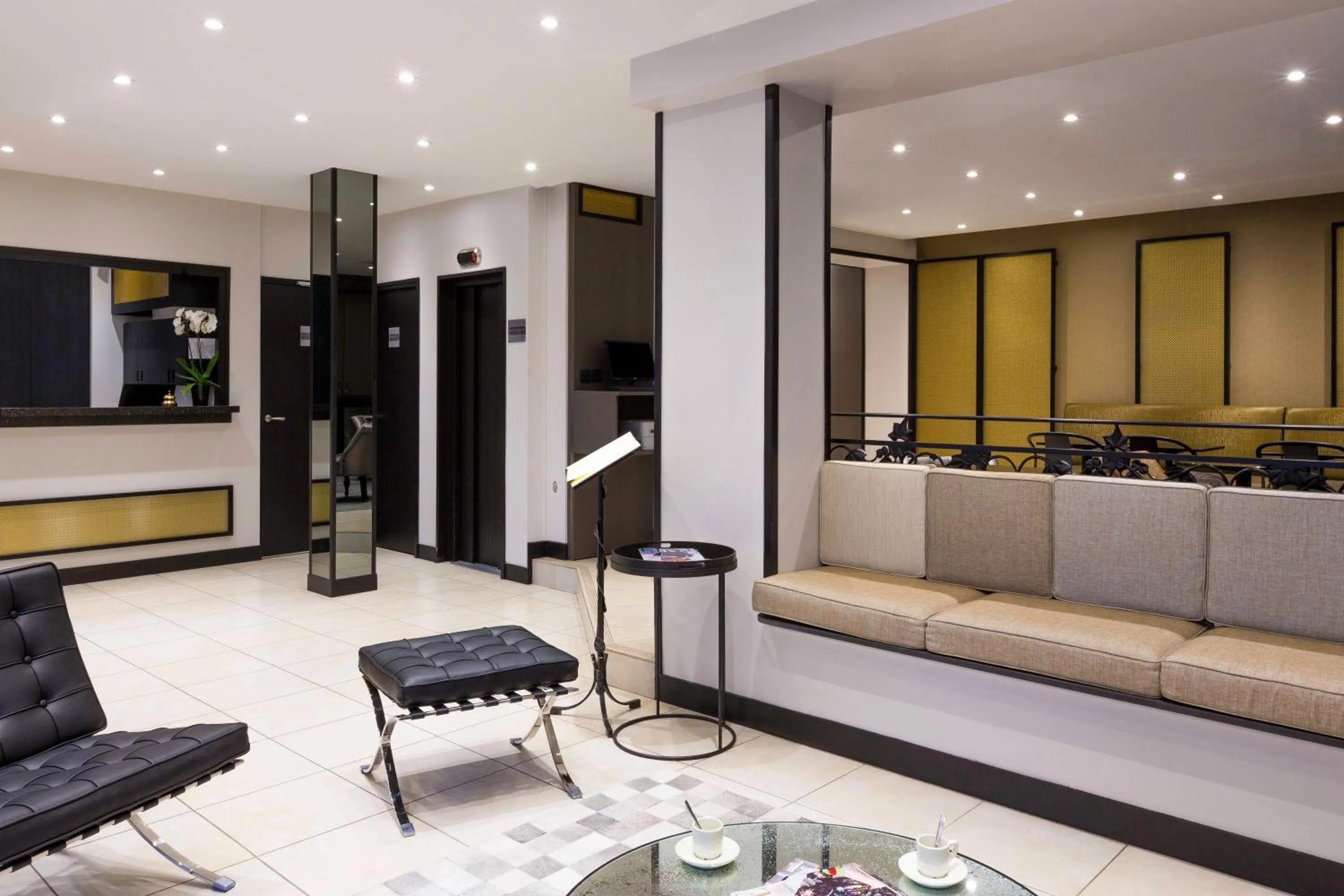 Lobby or reception in Hotel Paris Italie