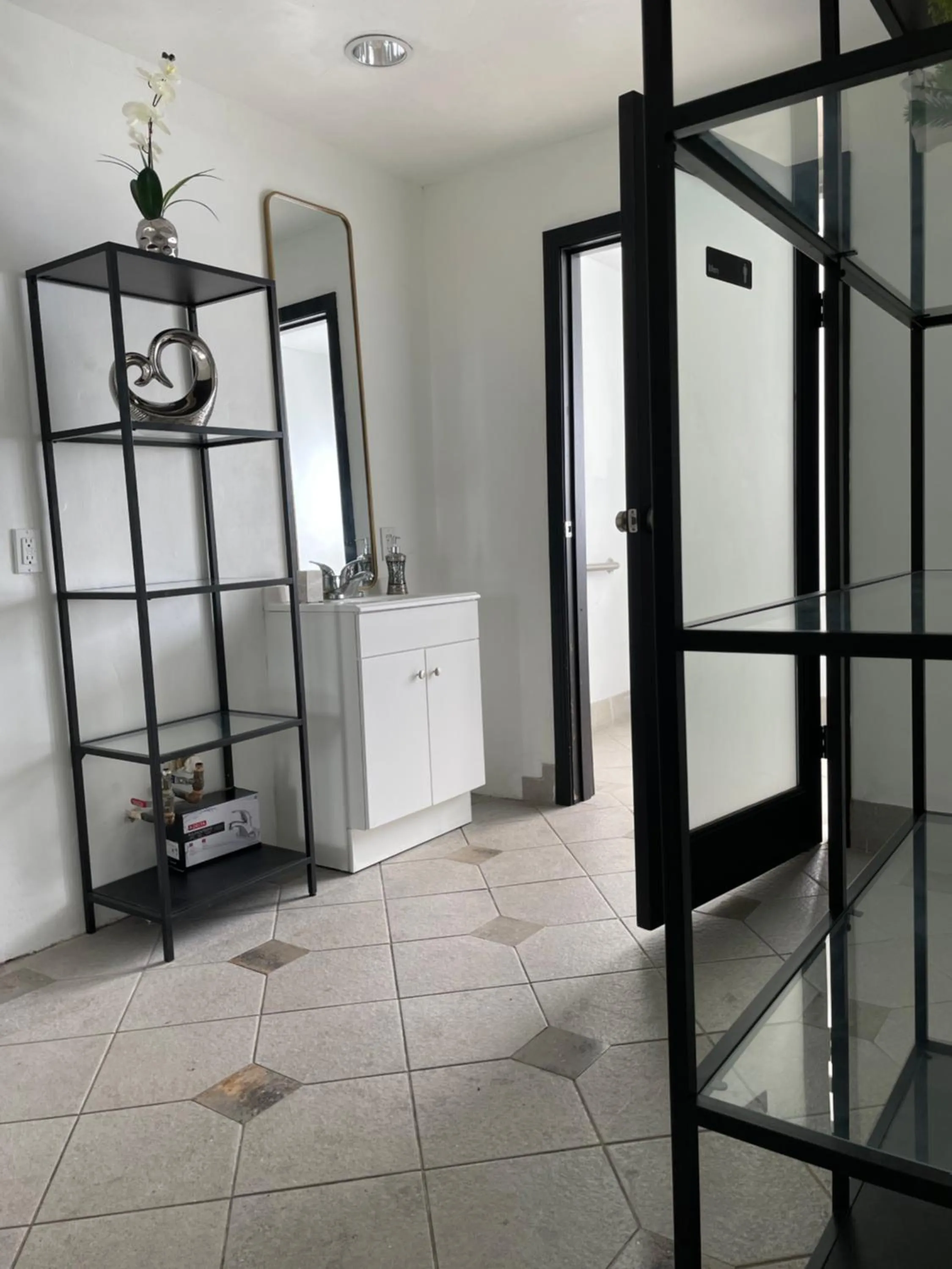 Bathroom in Culver City Hostel