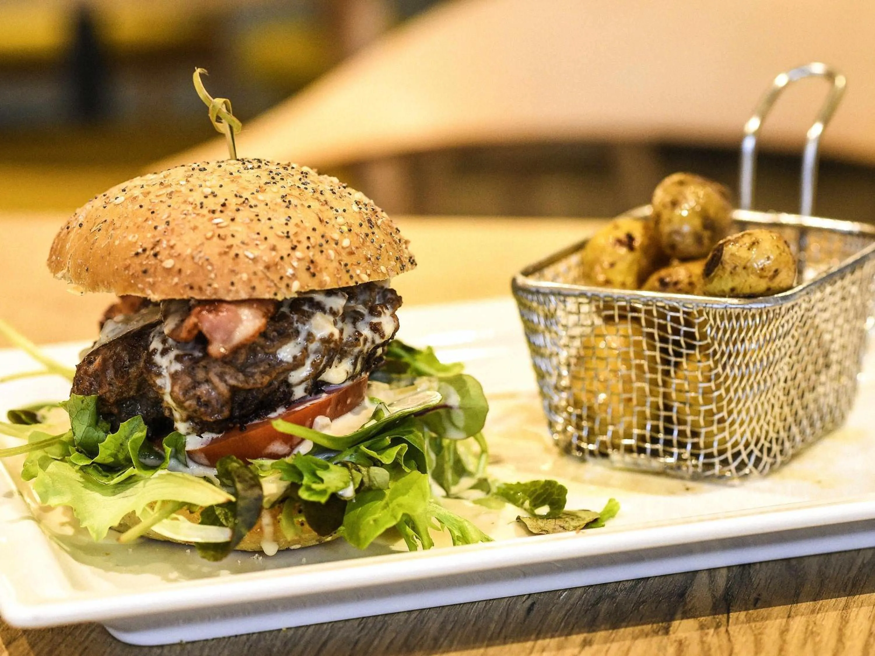 Restaurant/places to eat in ibis Dijon Gare