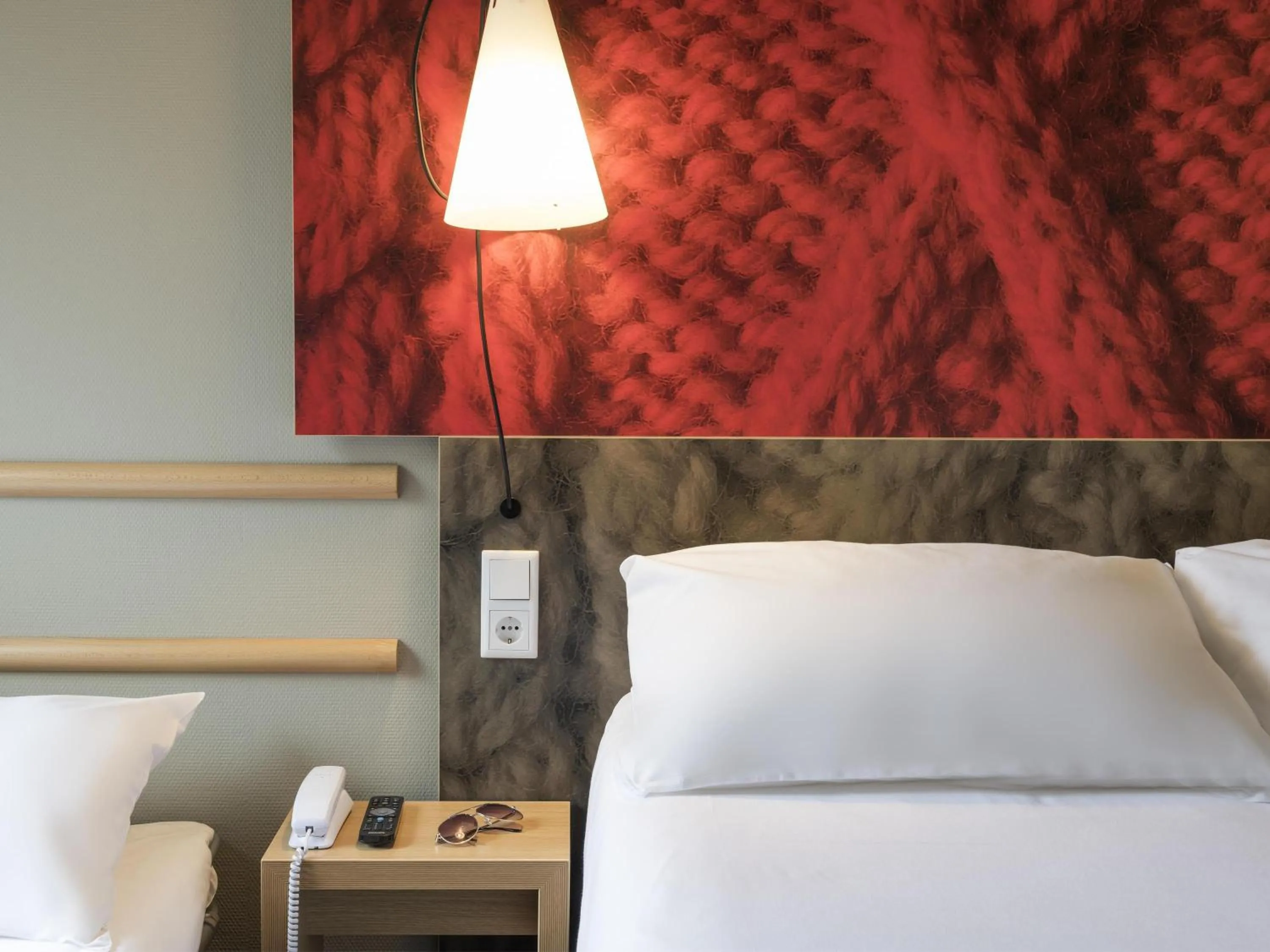 Bedroom, Bed in ibis Dijon Gare