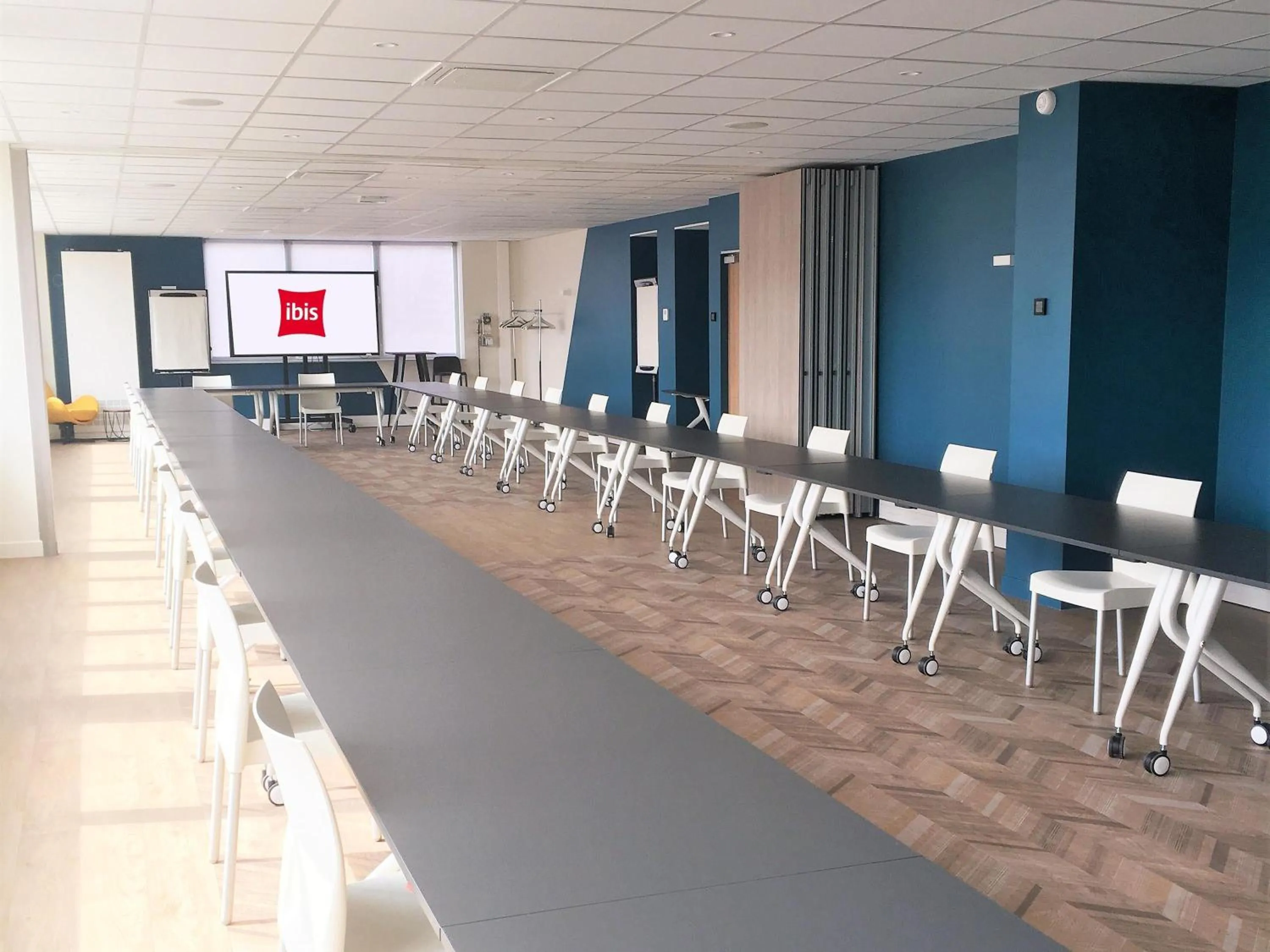 Meeting/conference room in ibis Dijon Gare