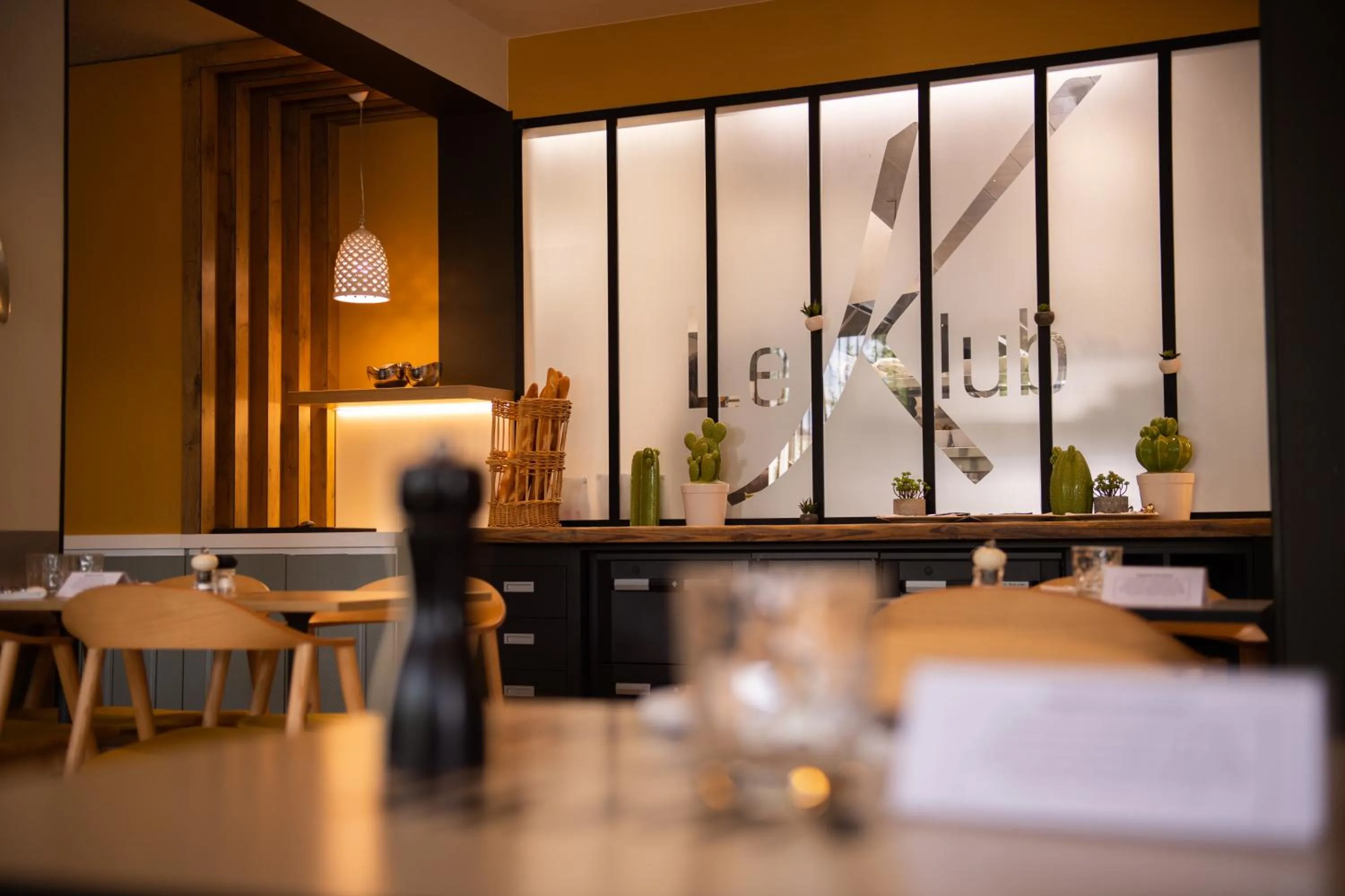 Restaurant/places to eat in ibis Dijon Gare