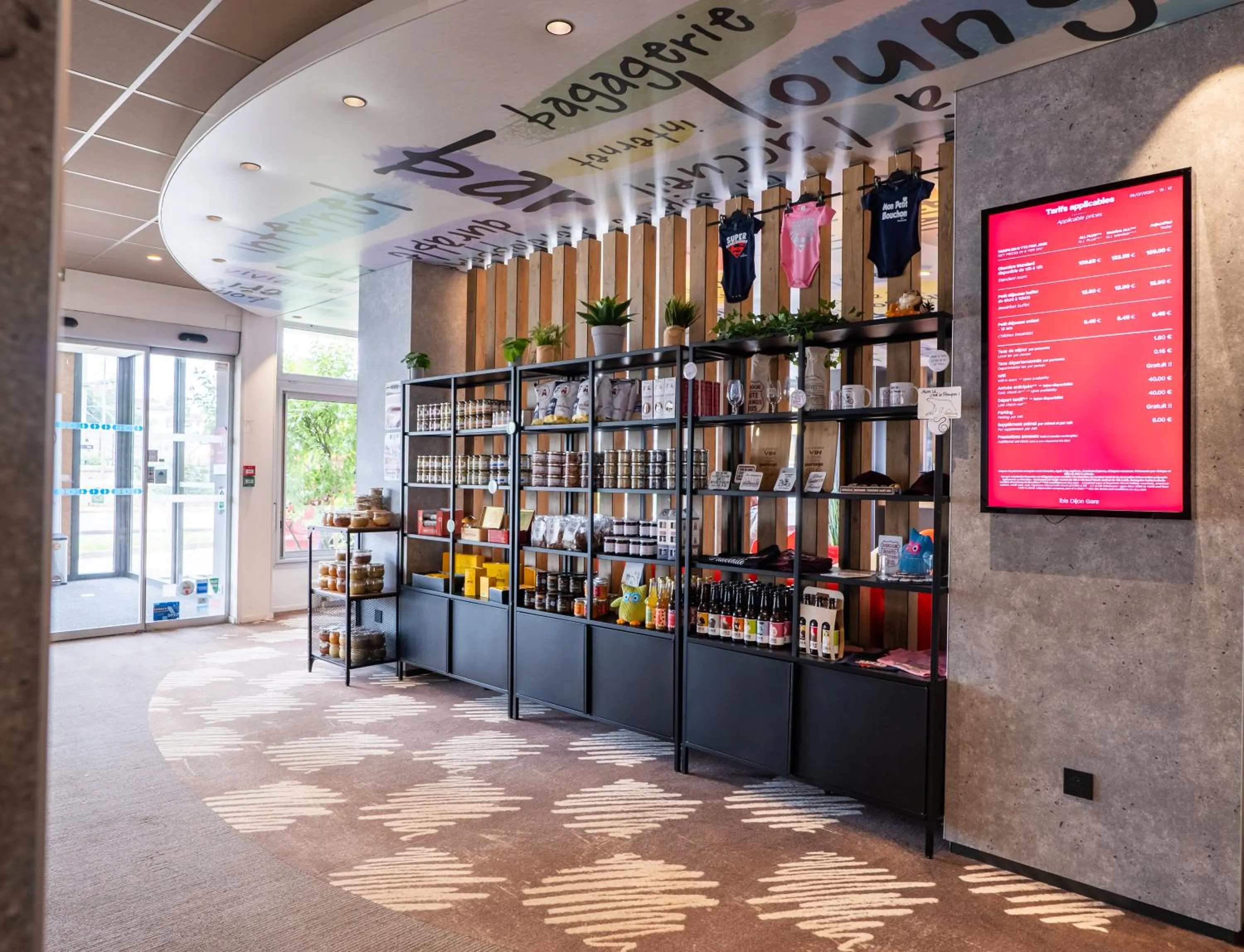 On-site shops in ibis Dijon Gare