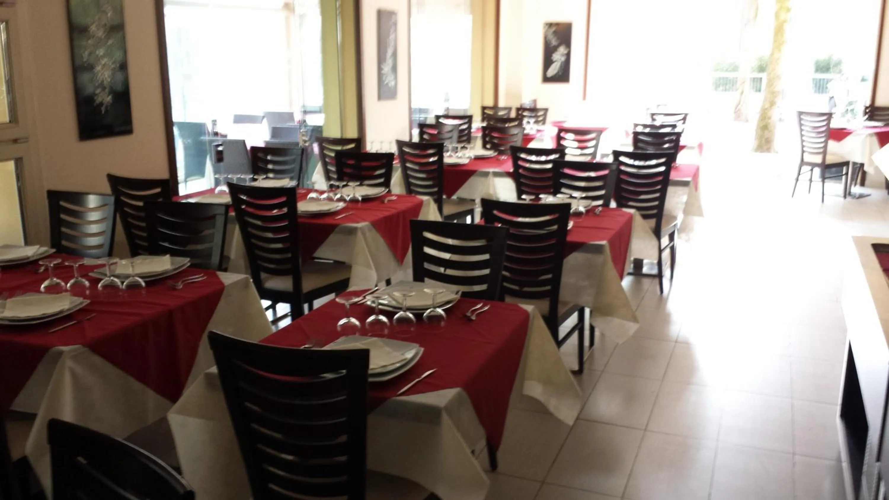 Restaurant/Places to Eat in Hotel Zen