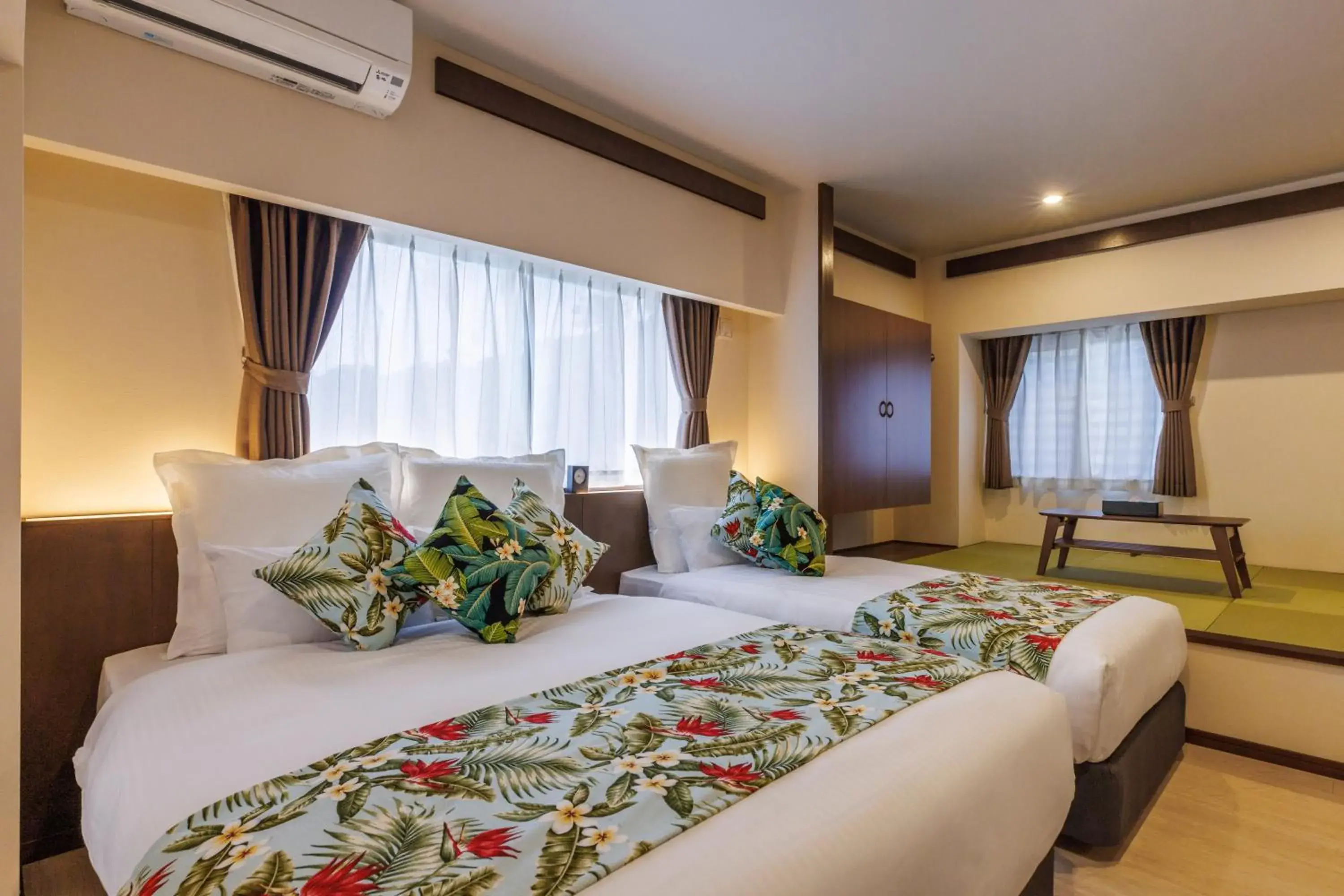 Twin Room - single occupancy in Aqua Resort in Chatan Twin Room - single occupancy in Aqua Resort in Chatan