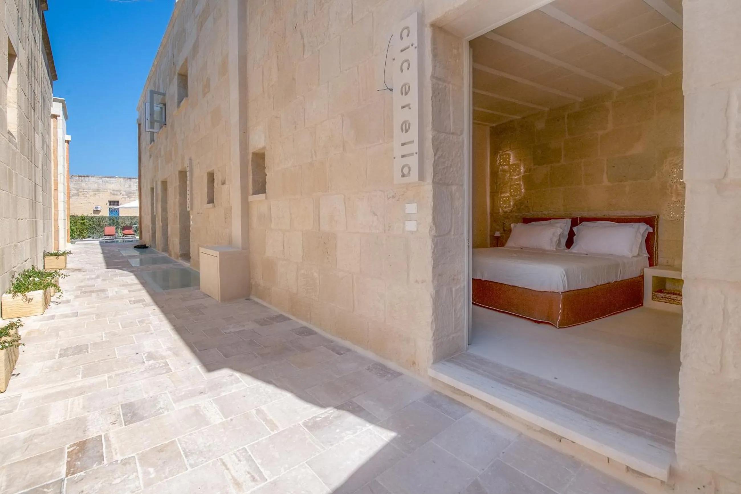 Large Double Room in Corte Dei Granai Meeting & SPA - Raro Rooms Collection