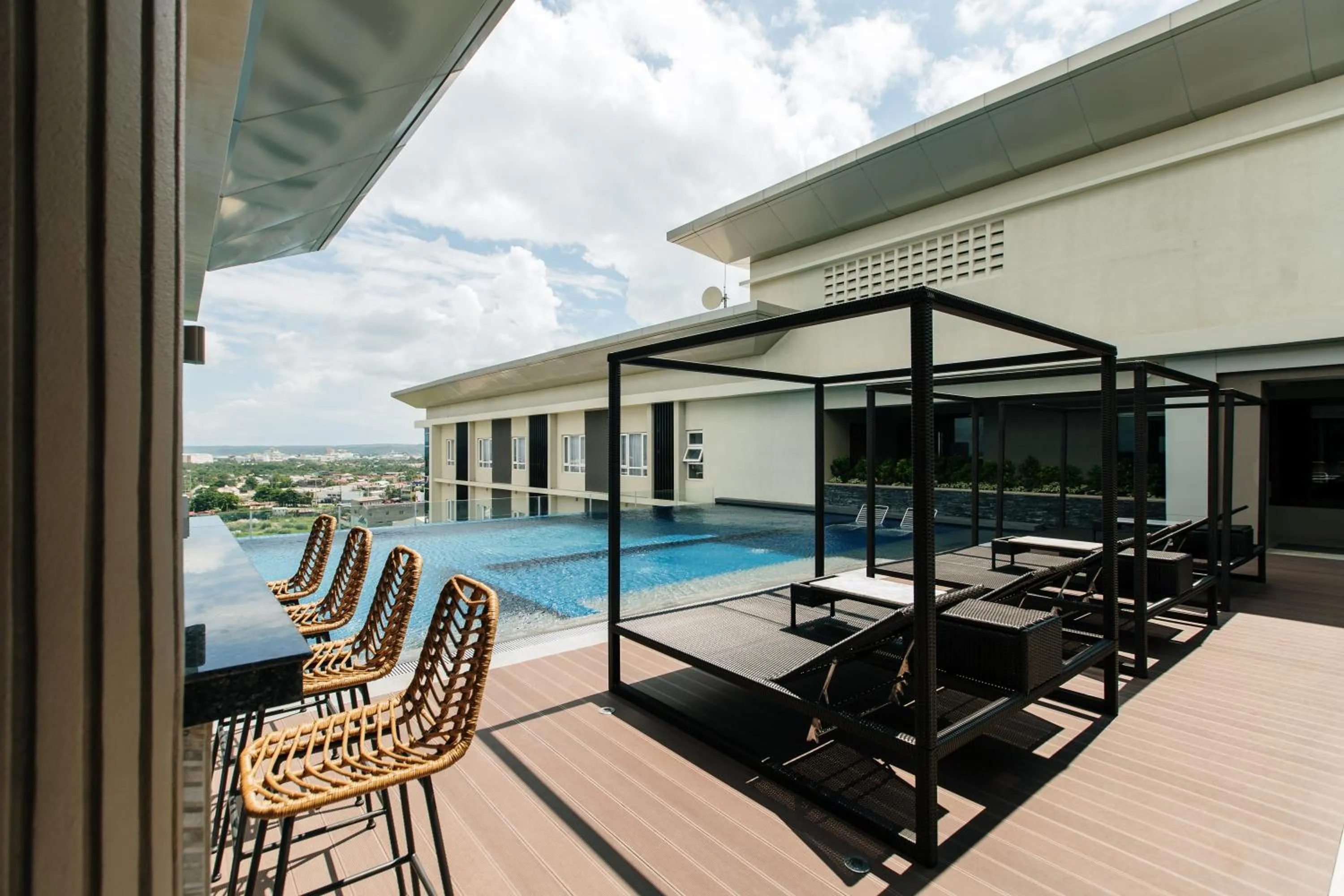 Swimming pool in Zuri Hotel