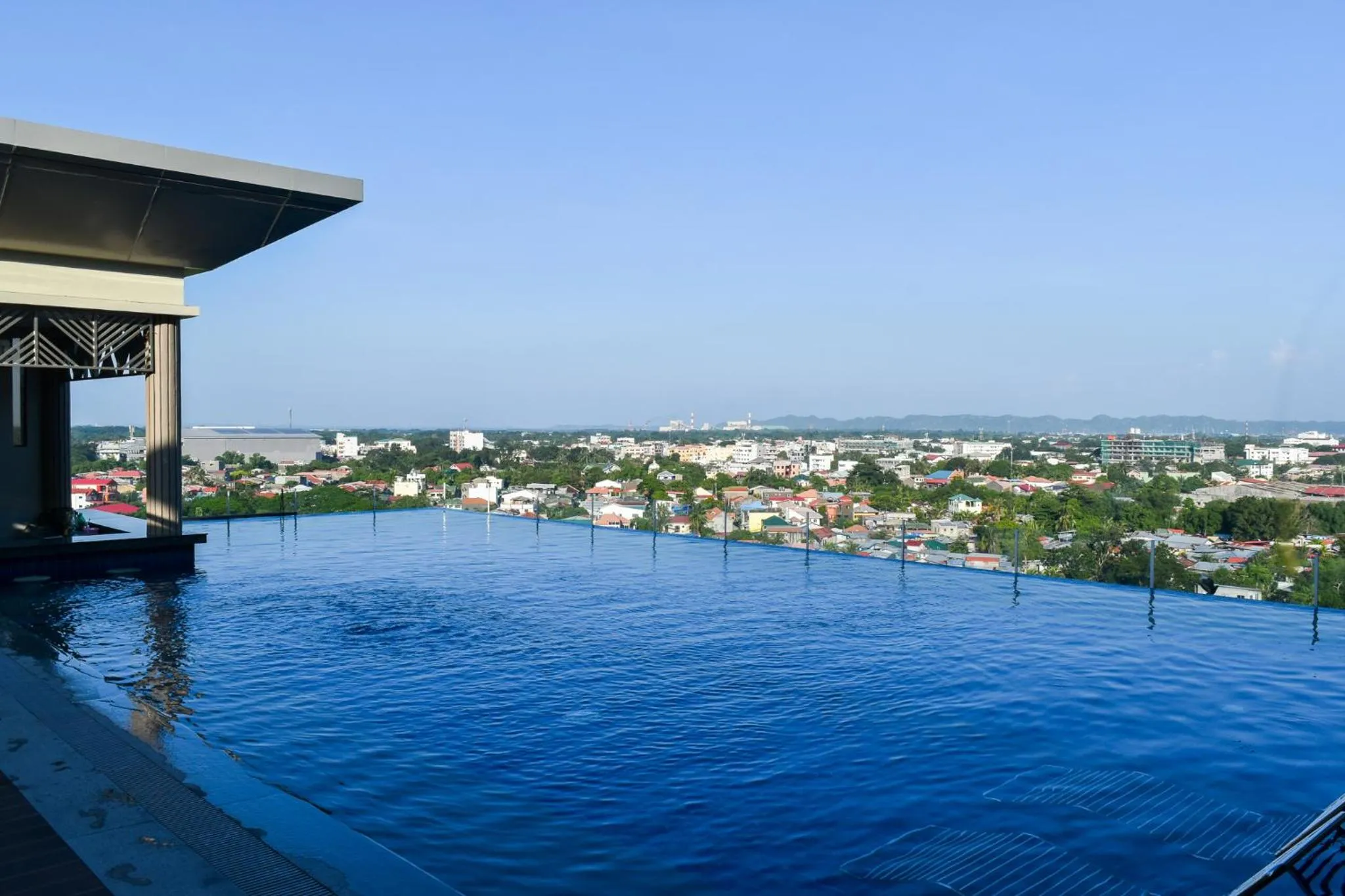 Swimming pool in Zuri Hotel