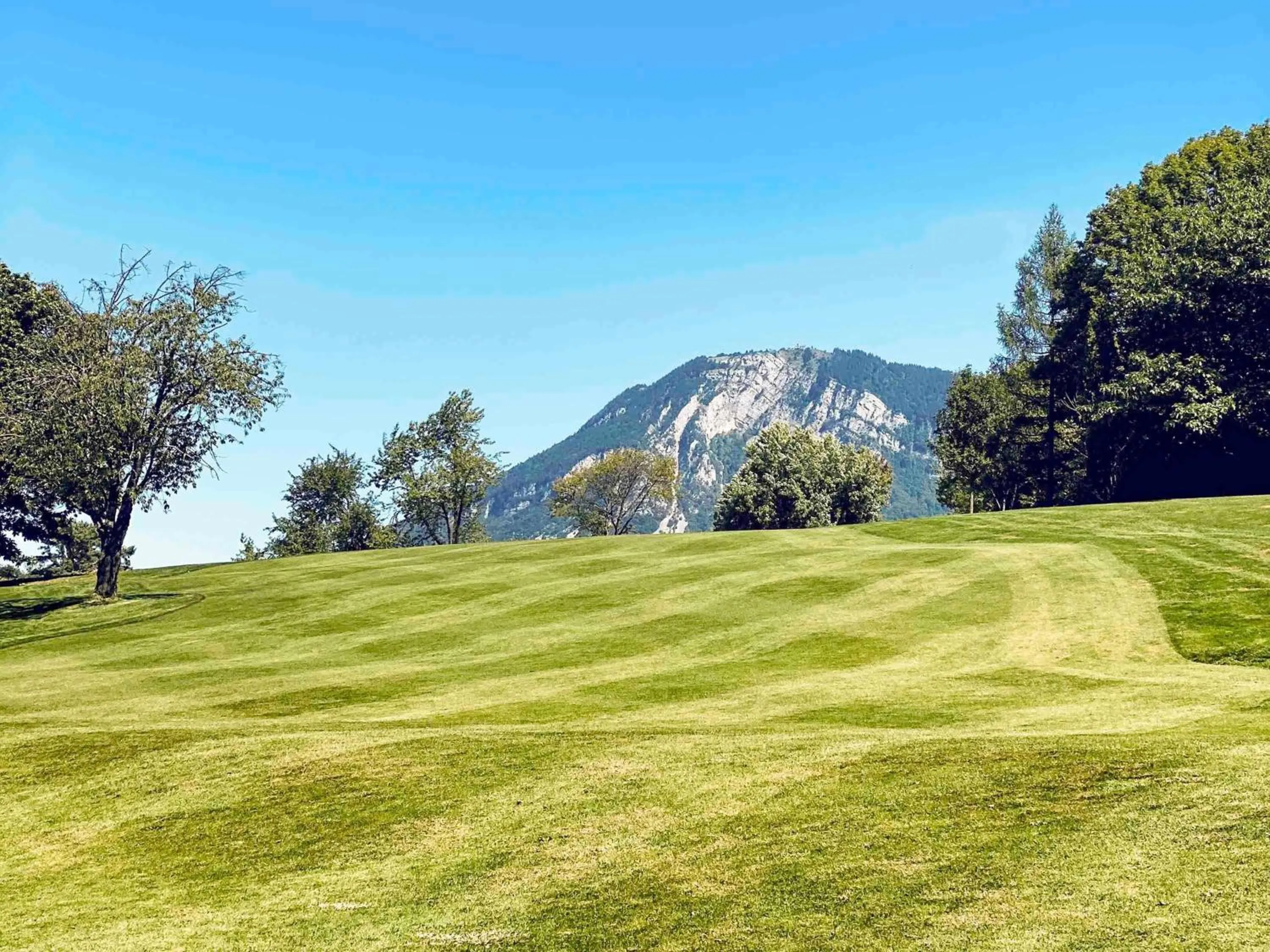 Golfcourse in Mercure Aix-les-Bains Domaine de Marlioz Hôtel & Spa
