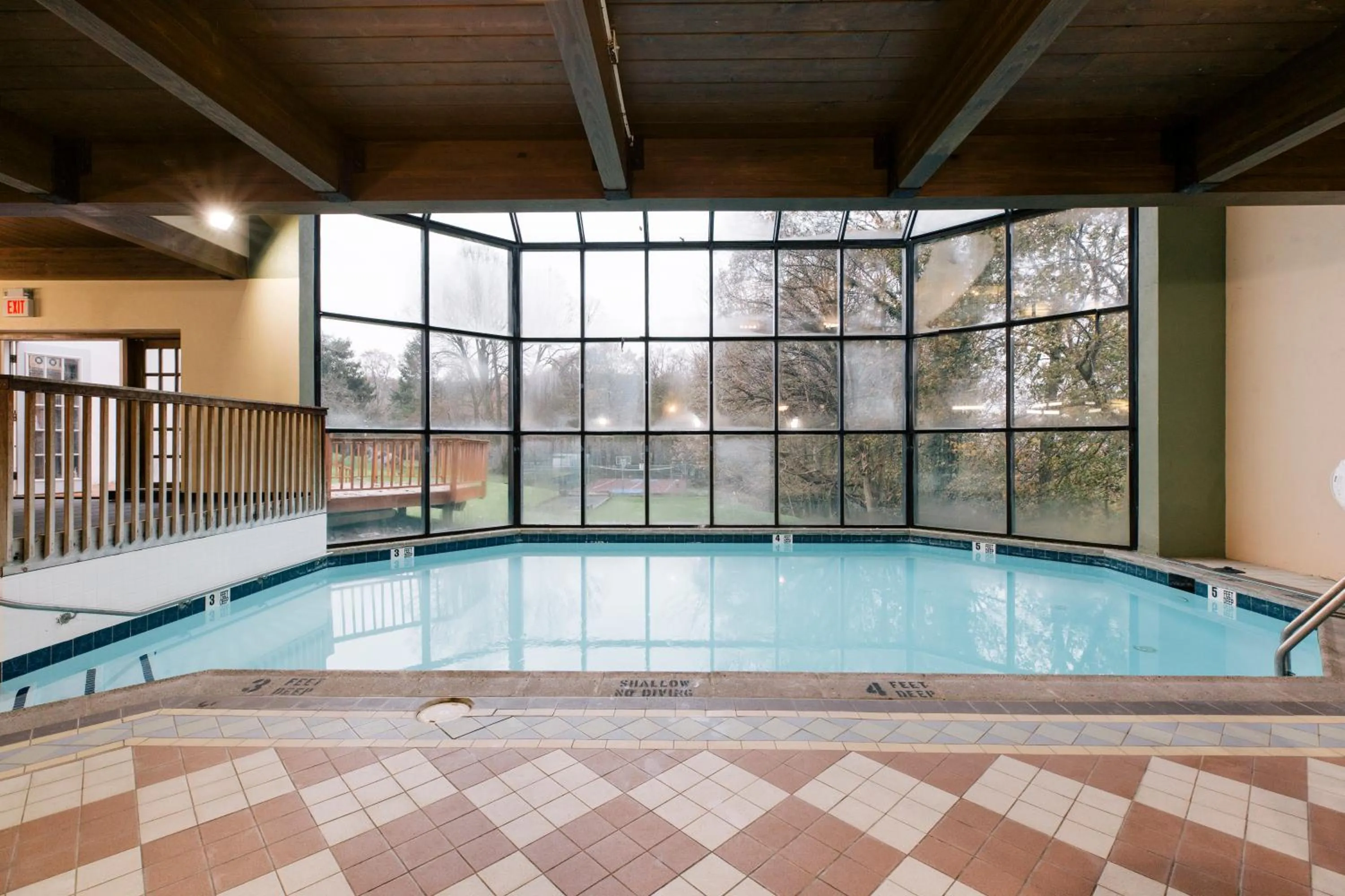 Swimming pool in Tarrytown House Estate