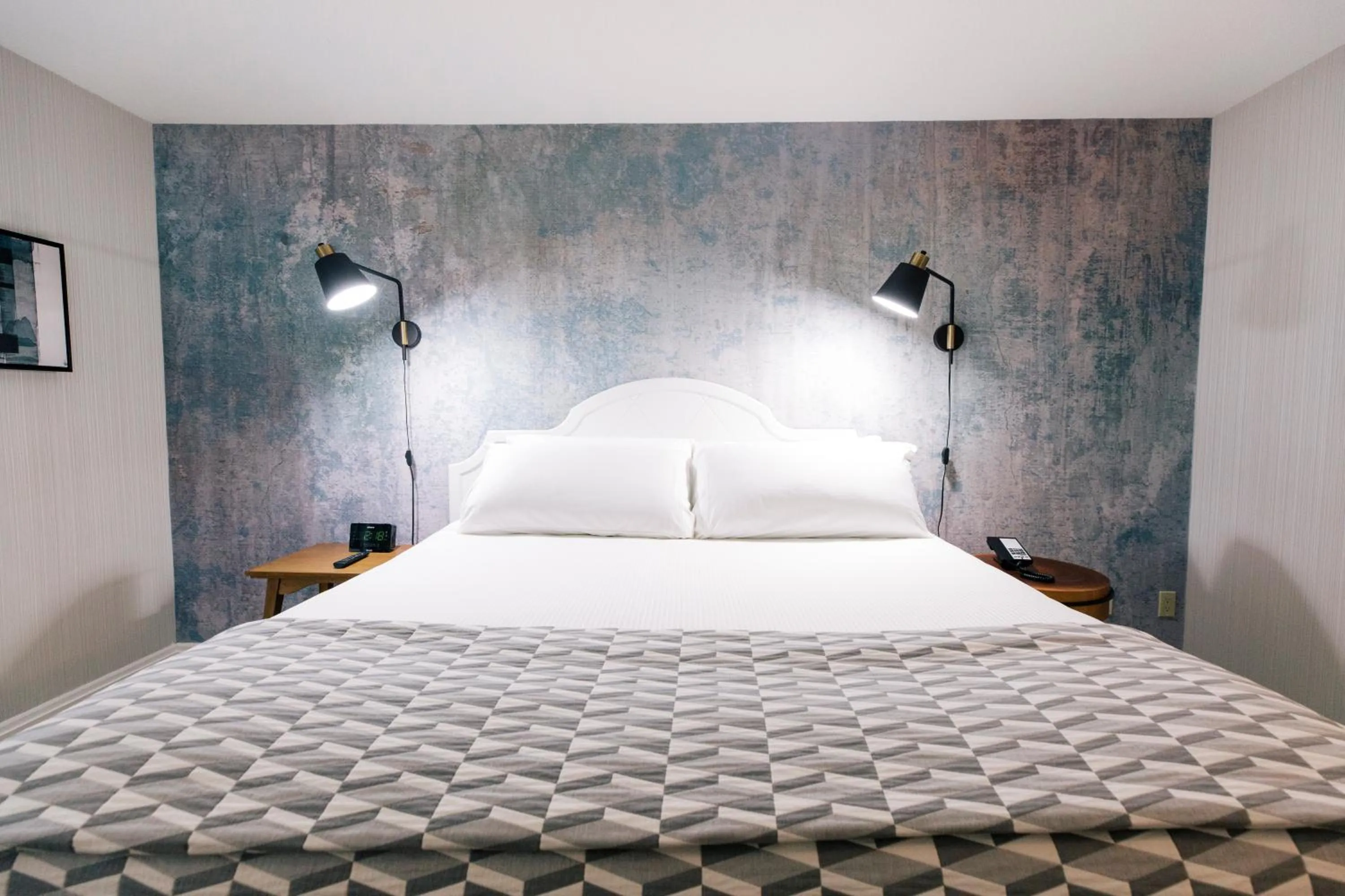 Bed in Tarrytown House Estate