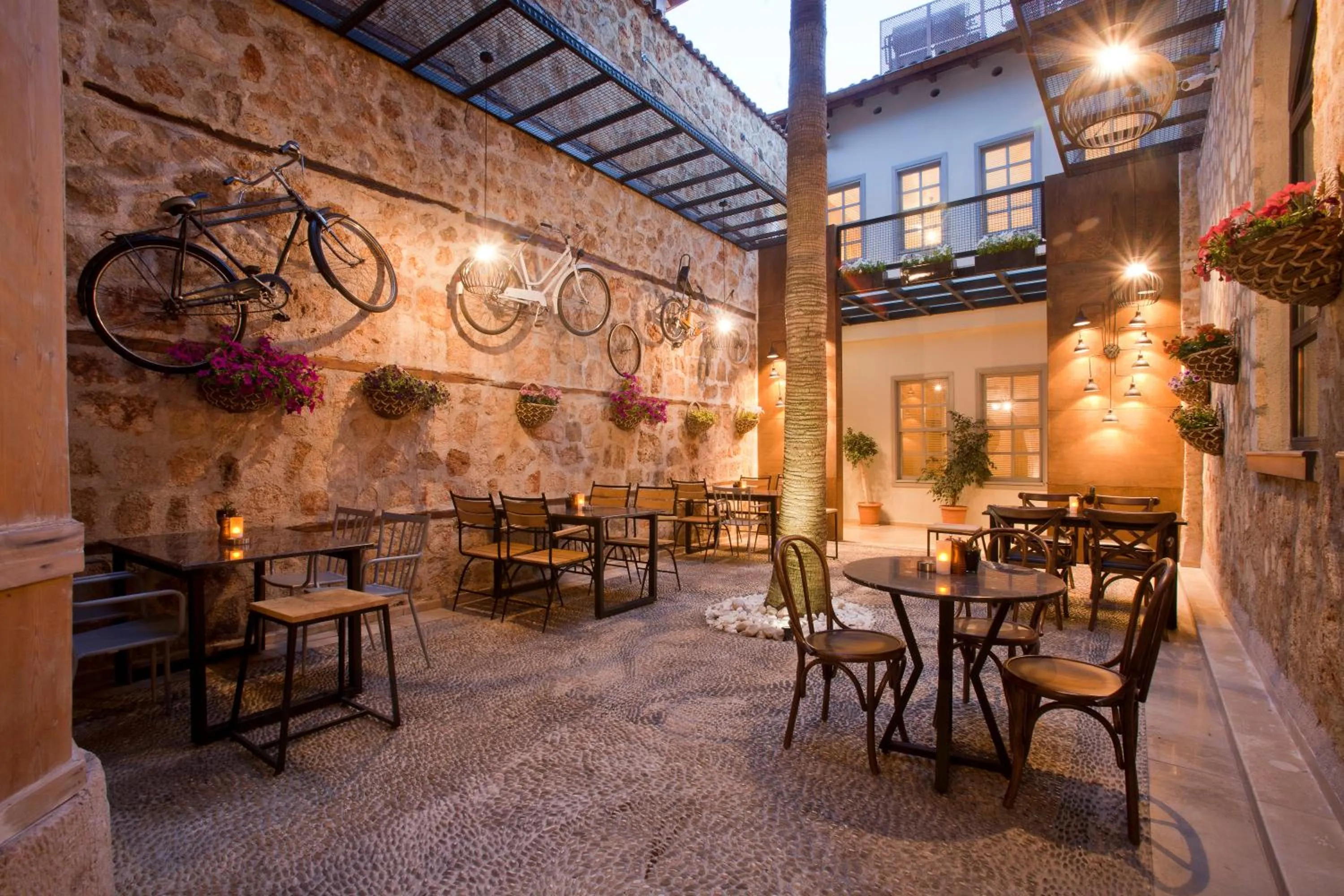 Restaurant/places to eat in Alp Pasa Fiore Garden Suites - Special Class