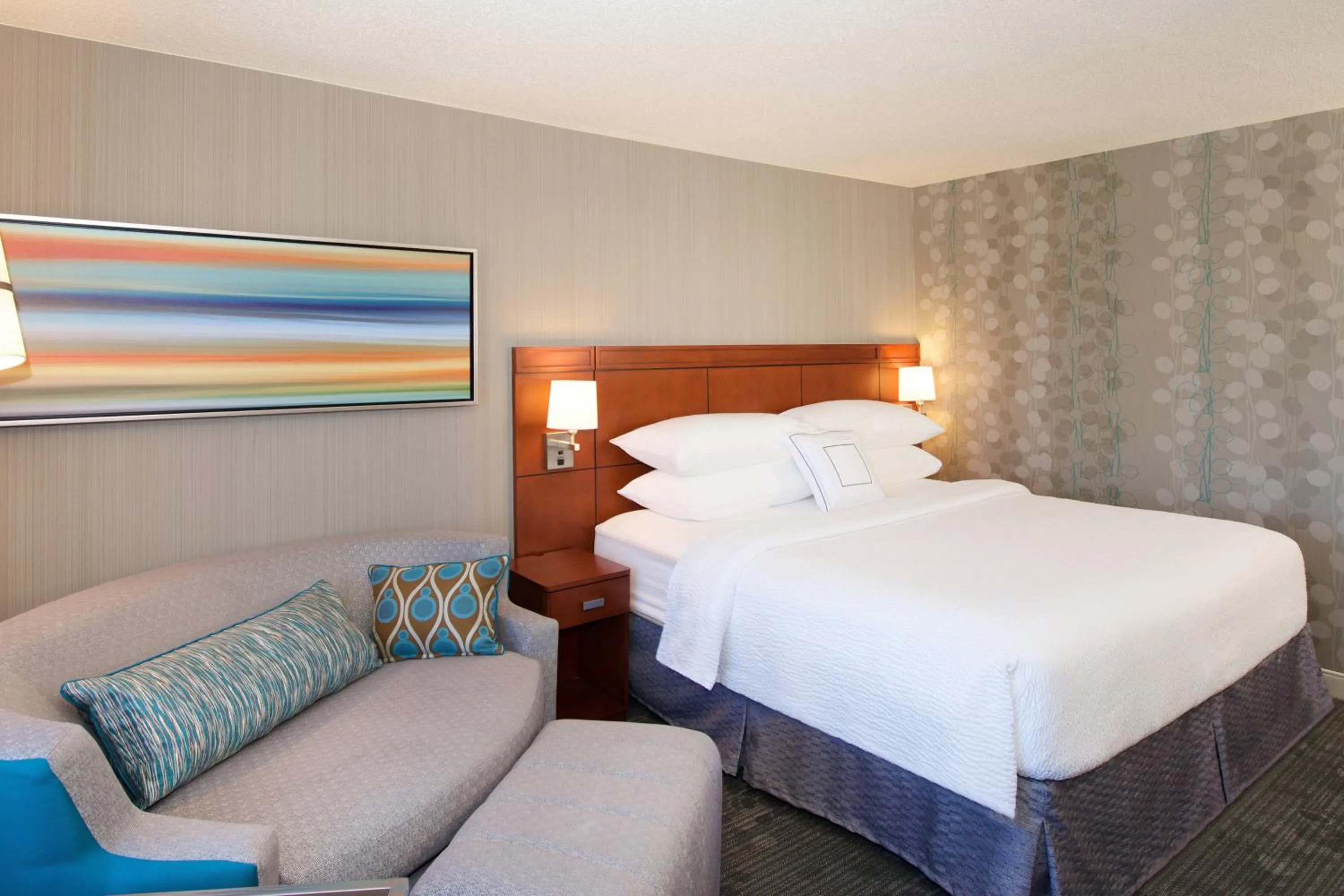Photo of the whole room, Bed in Courtyard by Marriott Boston Billerica Bedford