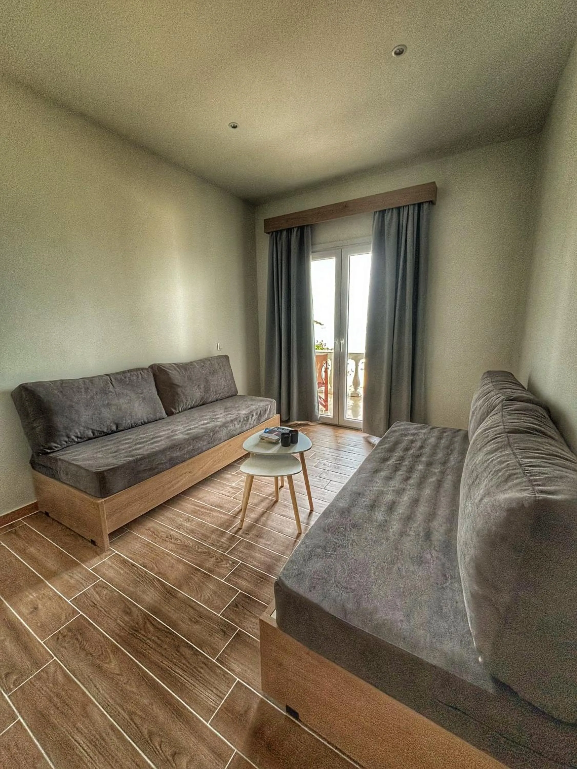 Seating area, Bed in MIKE'S STUDIOS