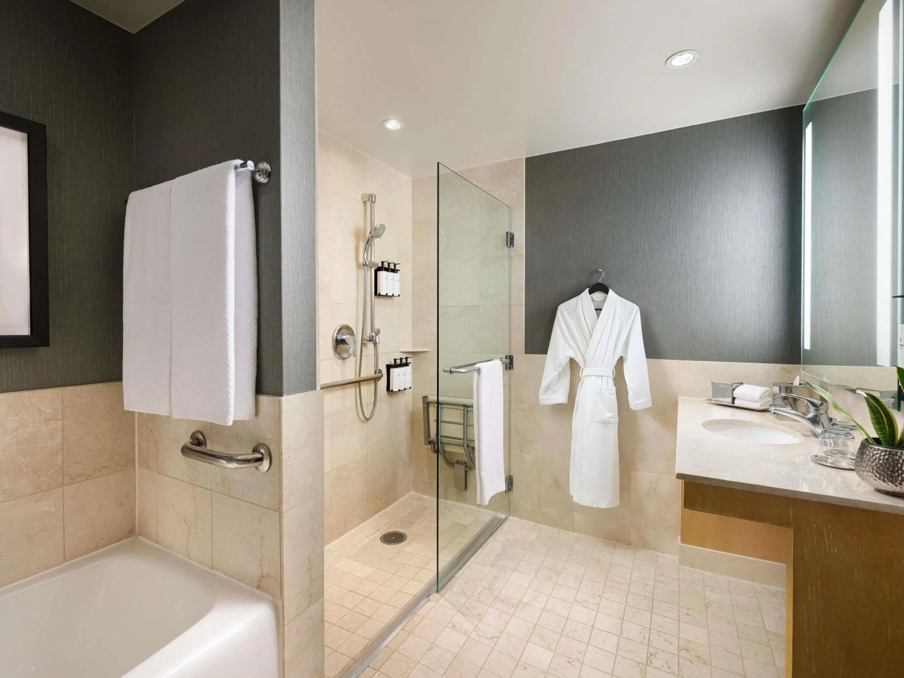 Bedroom in Sofitel Chicago Magnificent Mile