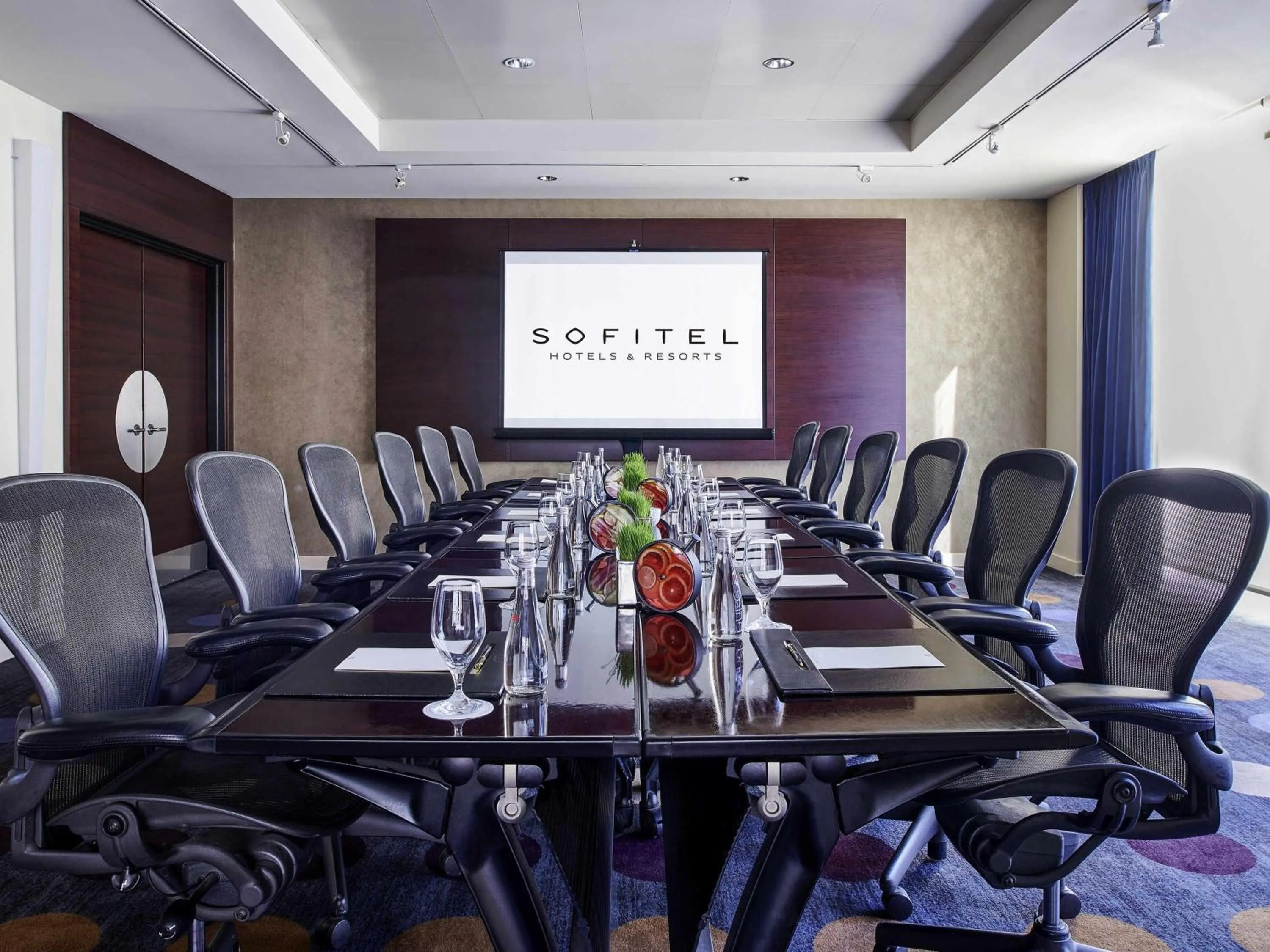 Meeting/conference room in Sofitel Chicago Magnificent Mile
