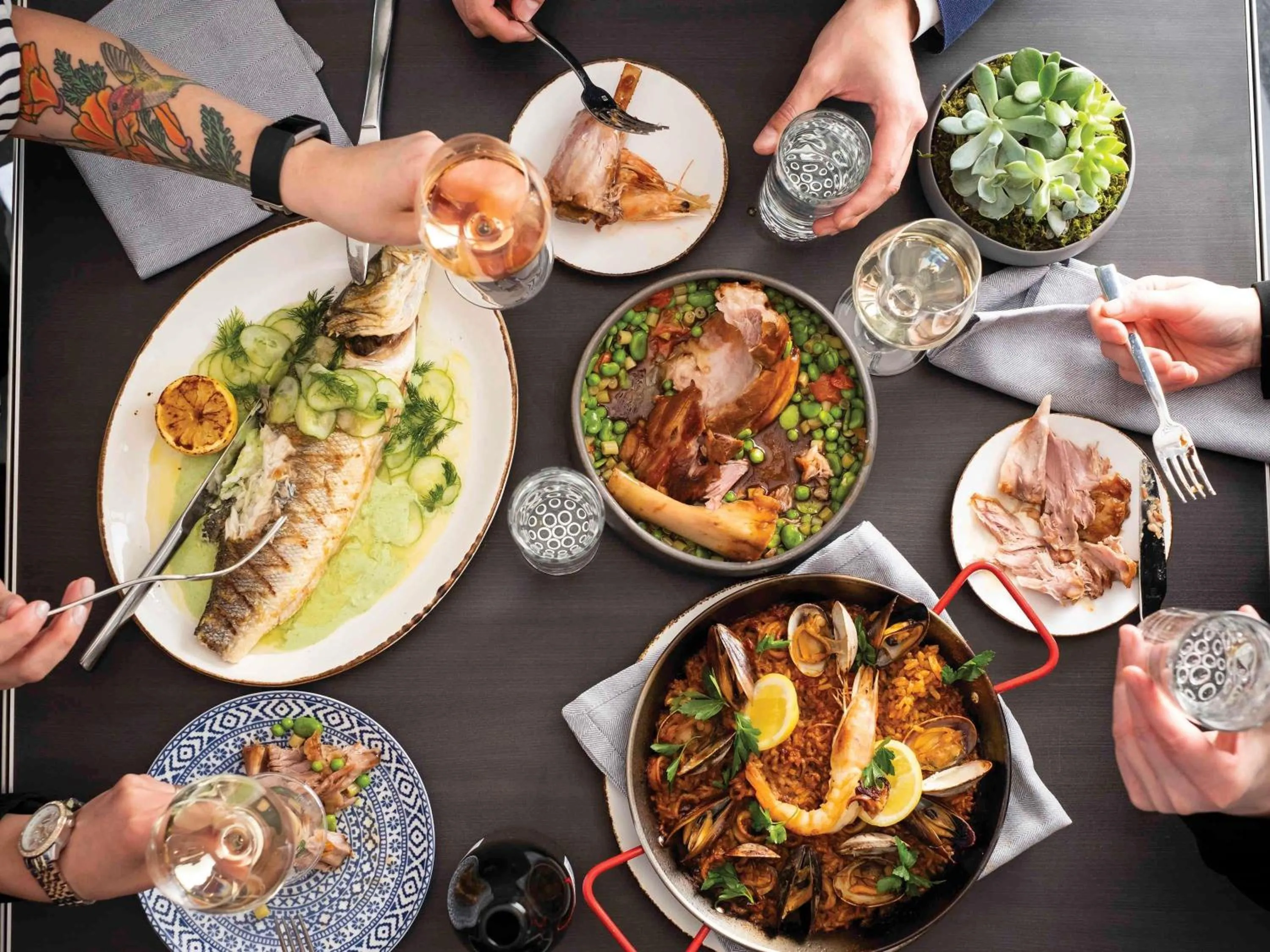 Restaurant/places to eat in Sofitel Chicago Magnificent Mile