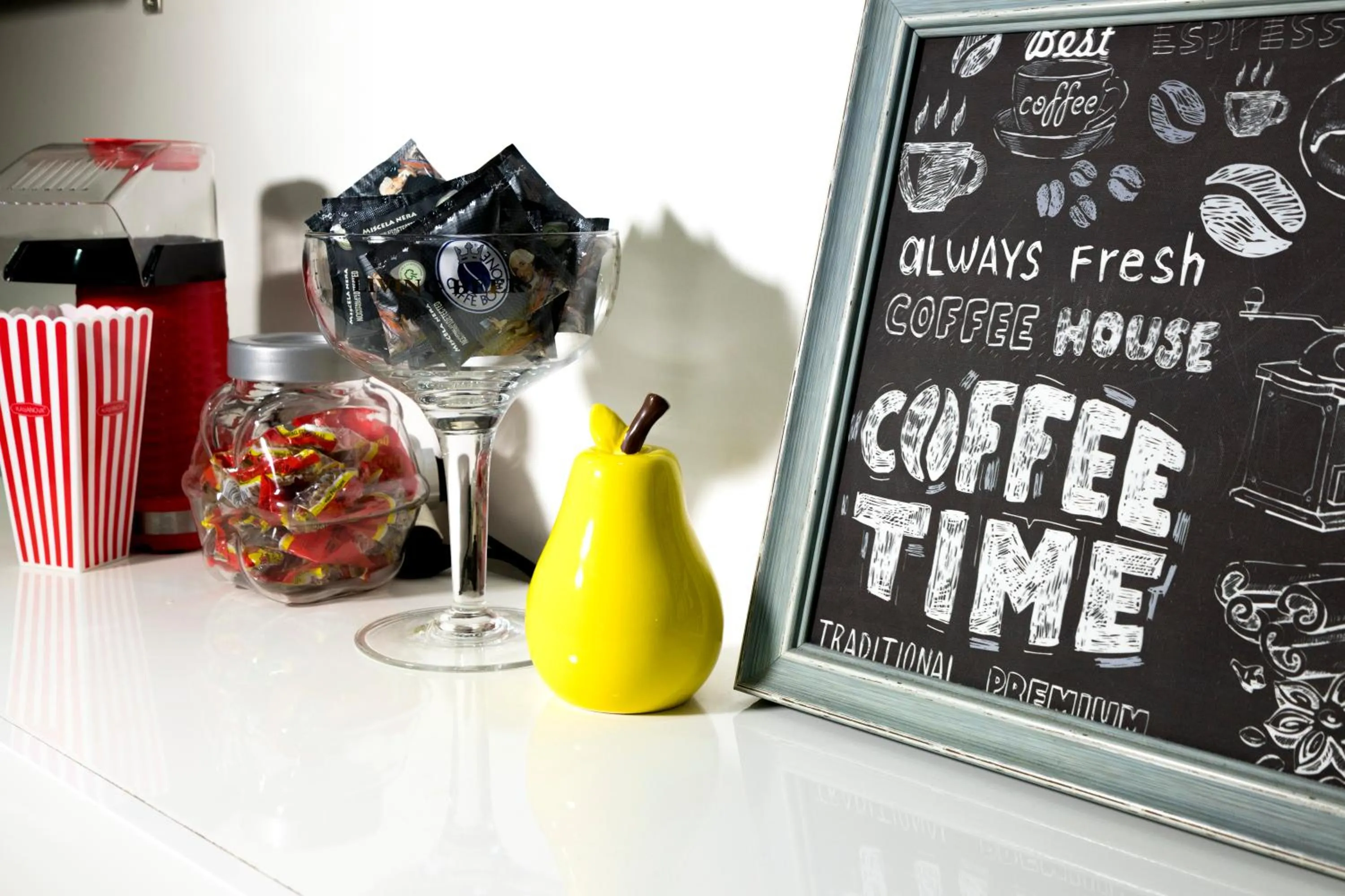 Coffee/tea facilities in Megaride Santa Lucia