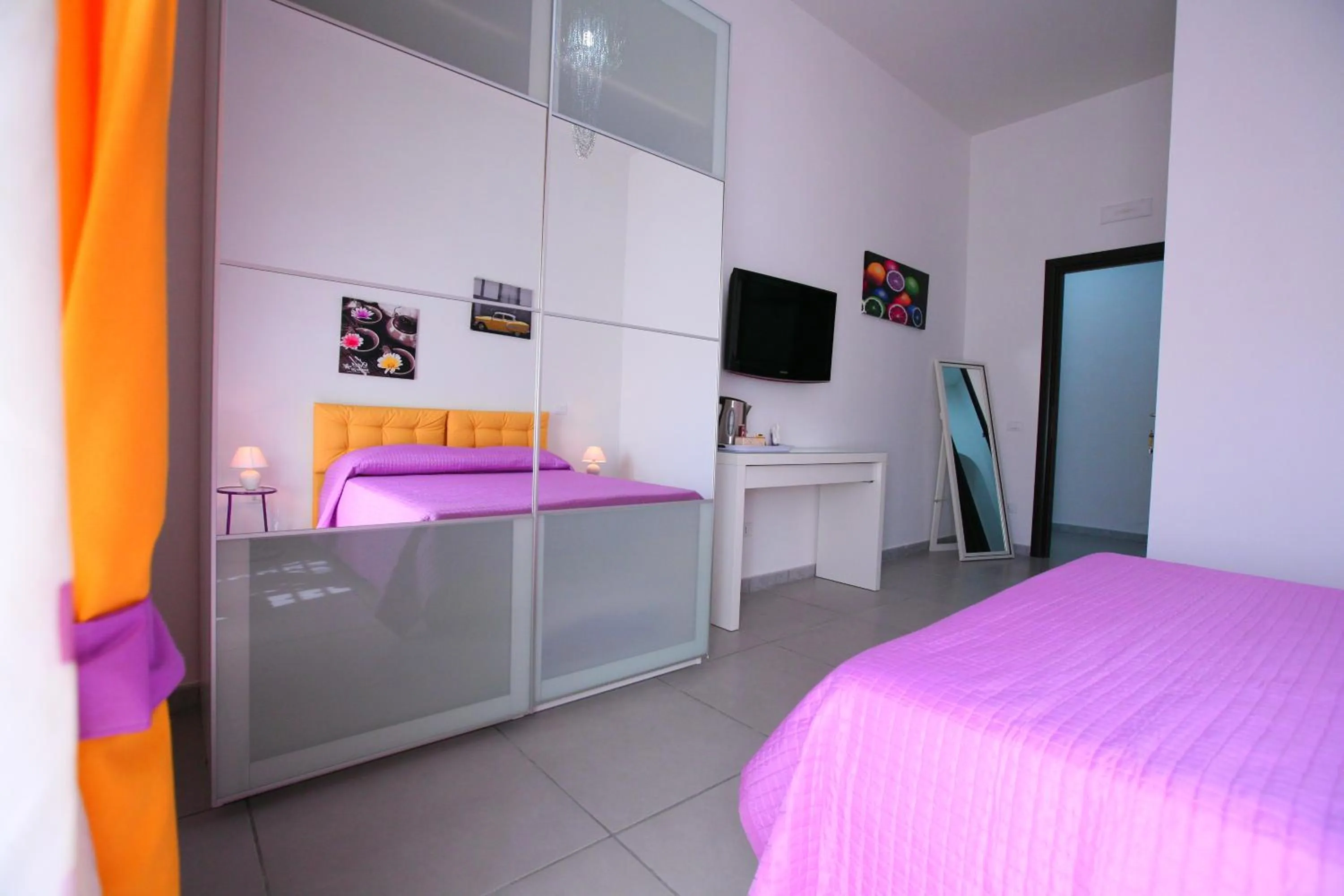 Bed in Megaride Santa Lucia