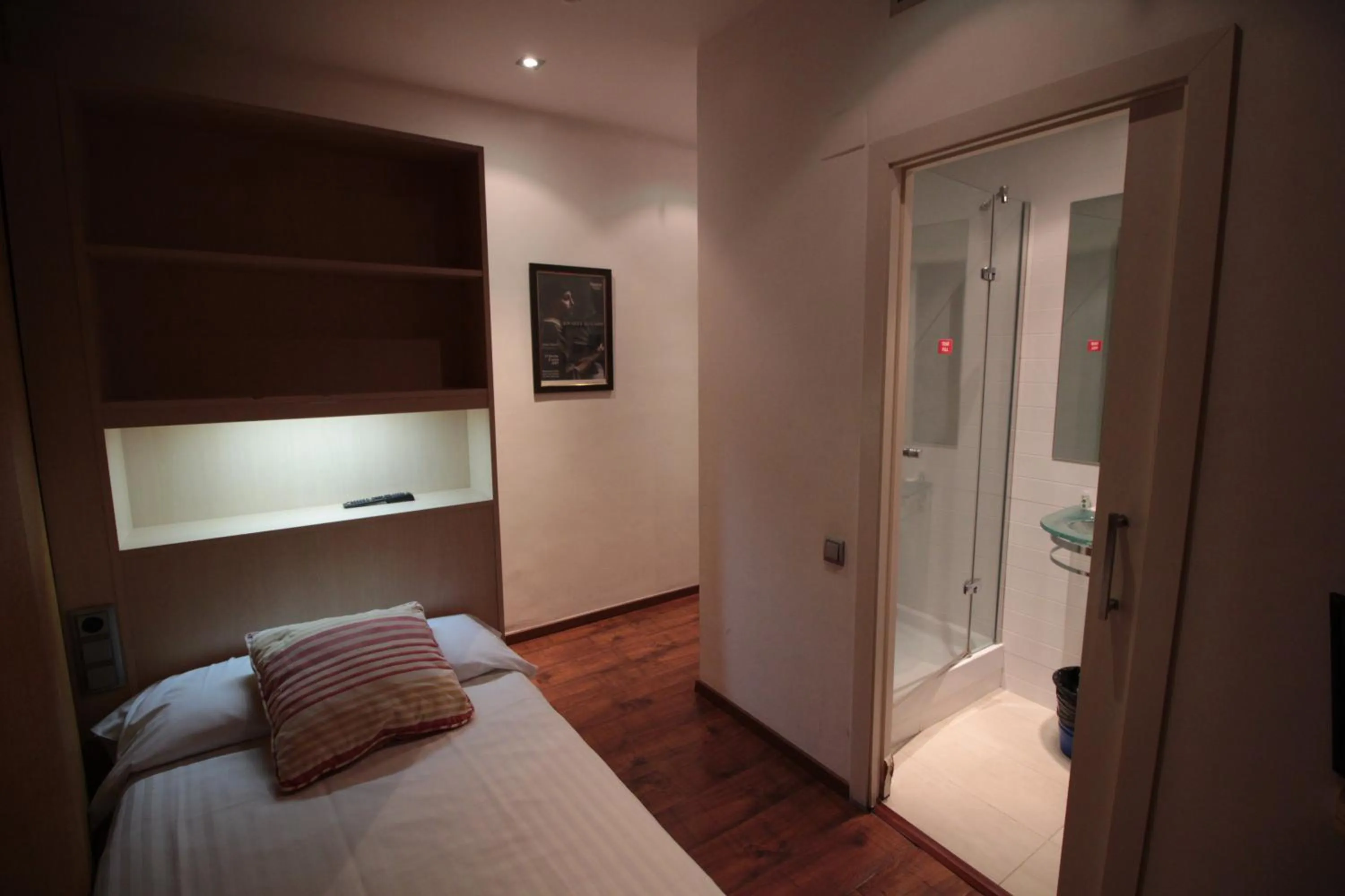 Bed in Hotel Annex - Rey Don Jaime I