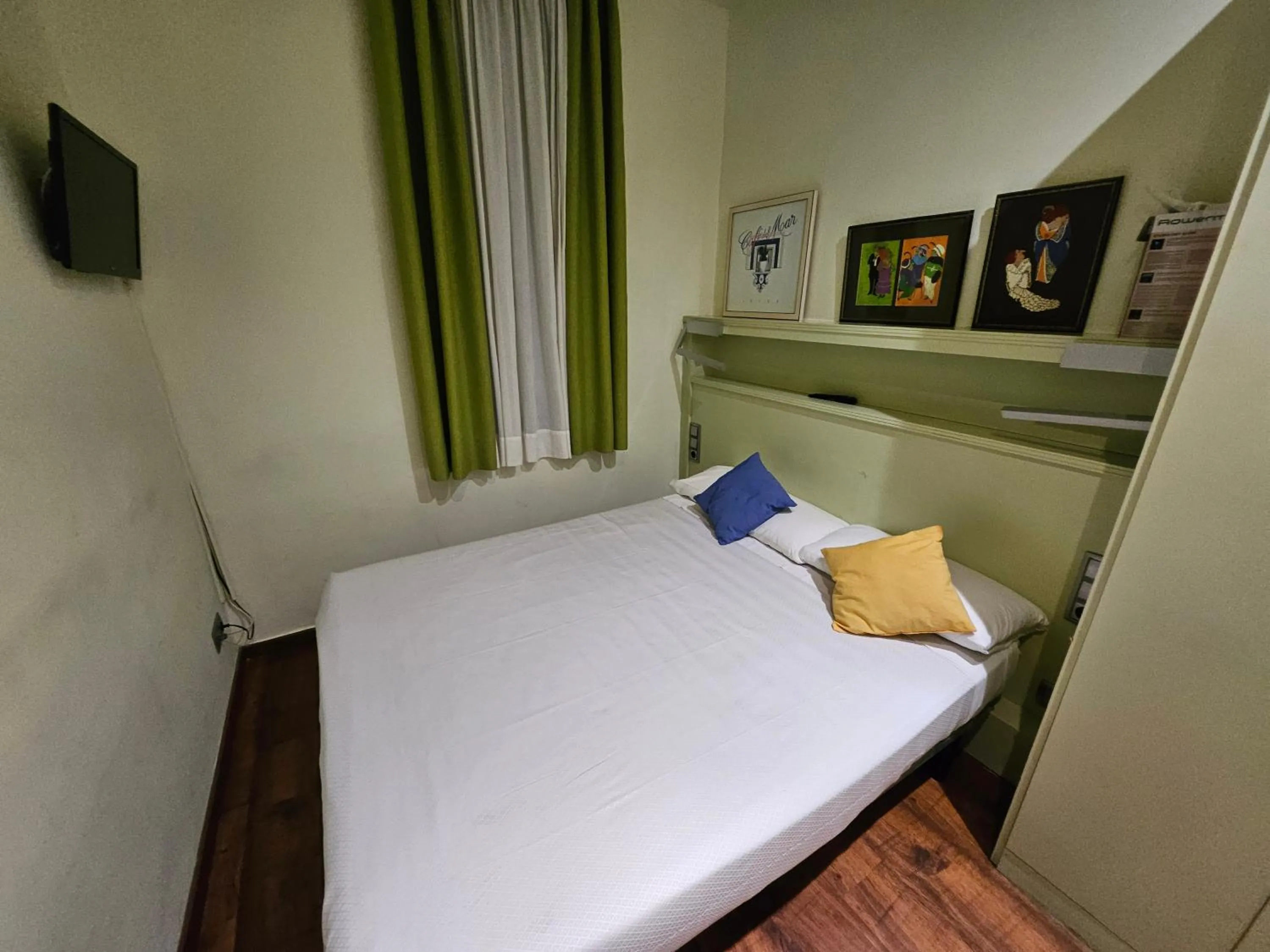 Bed in Hotel Annex - Rey Don Jaime I