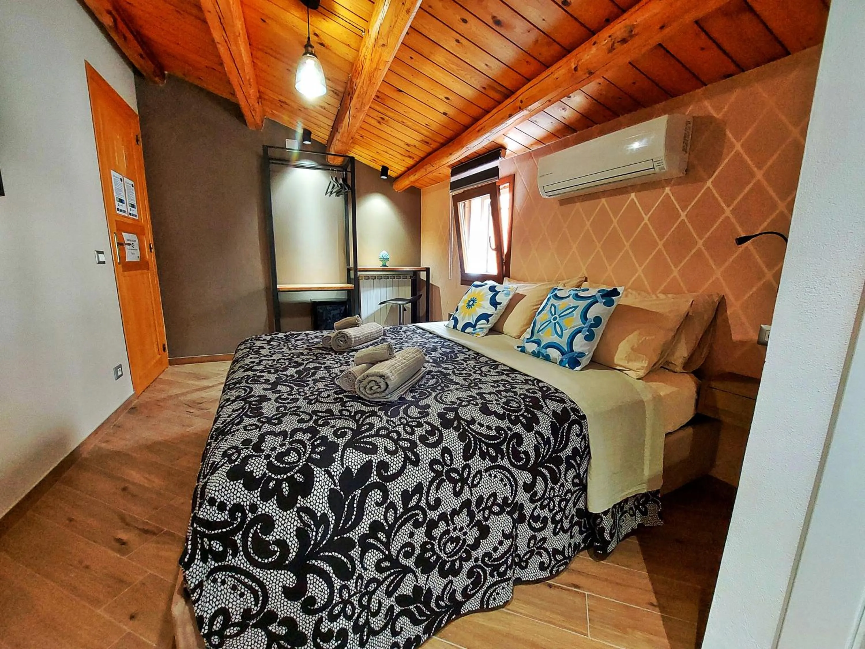 Bed in Bed and Breakfast L&P