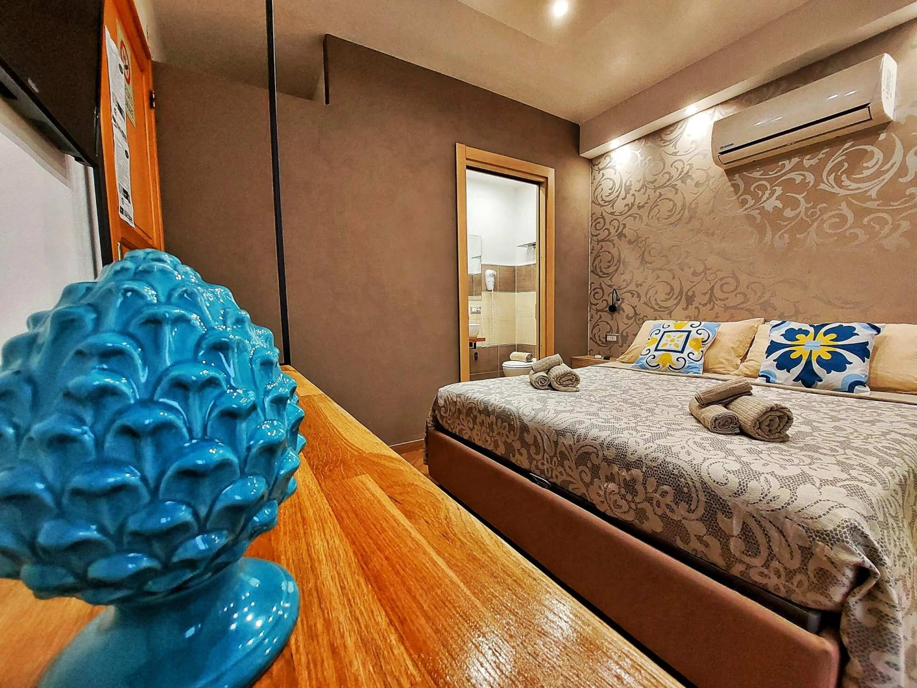 Bed in Bed and Breakfast L&P