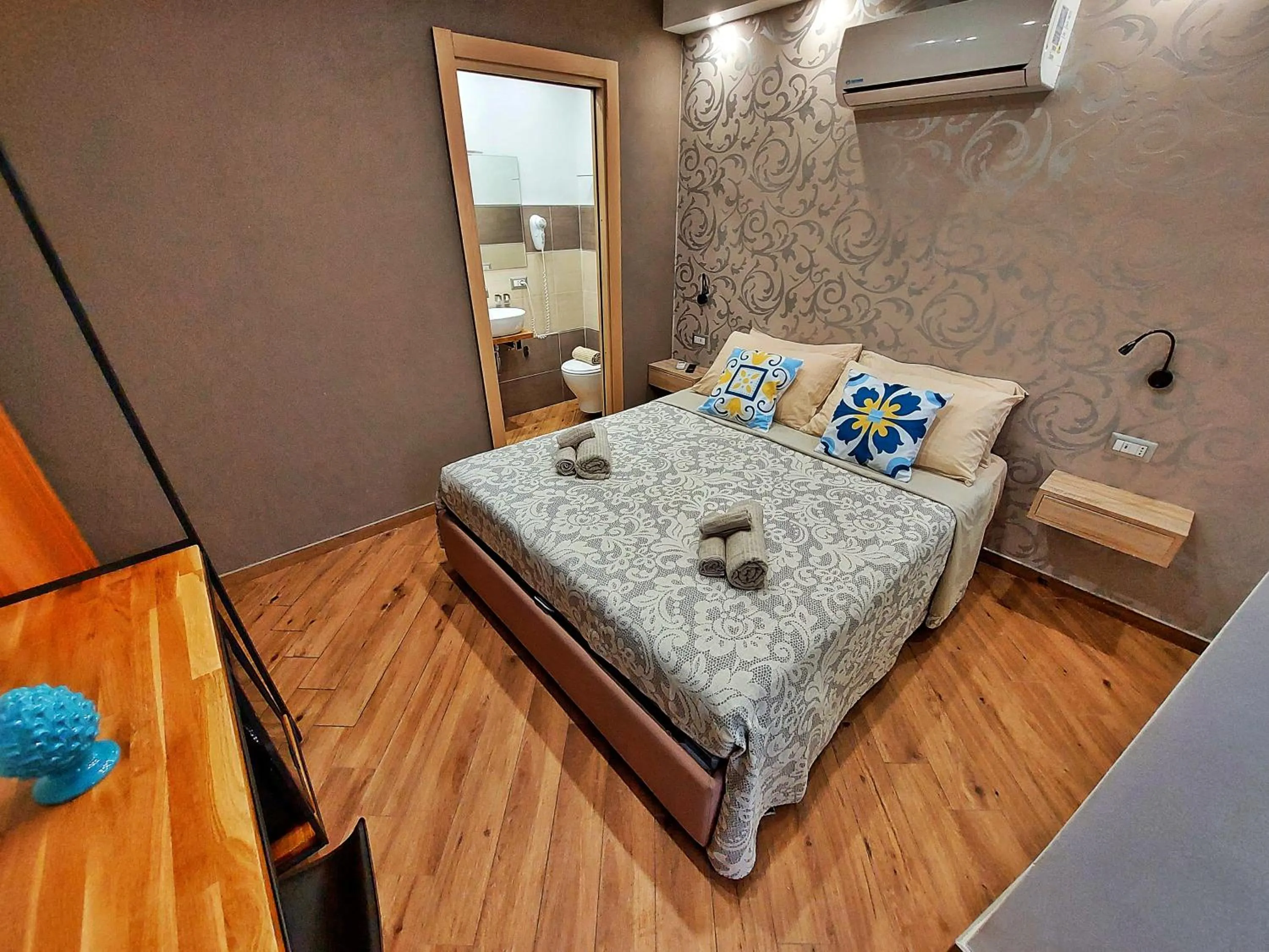 Bed in Bed and Breakfast L&P