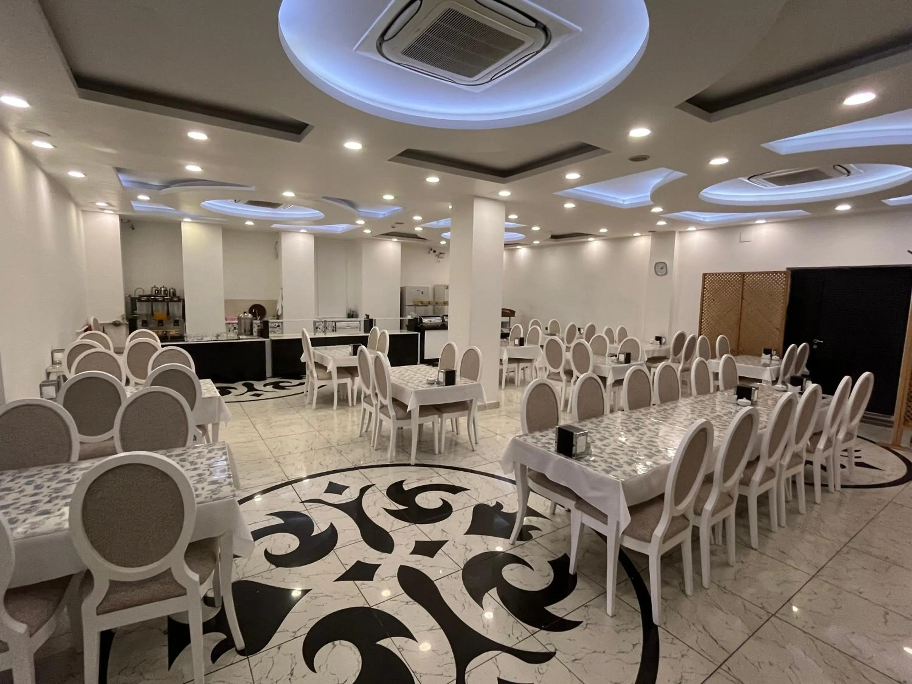 Breakfast in Garra Hotel