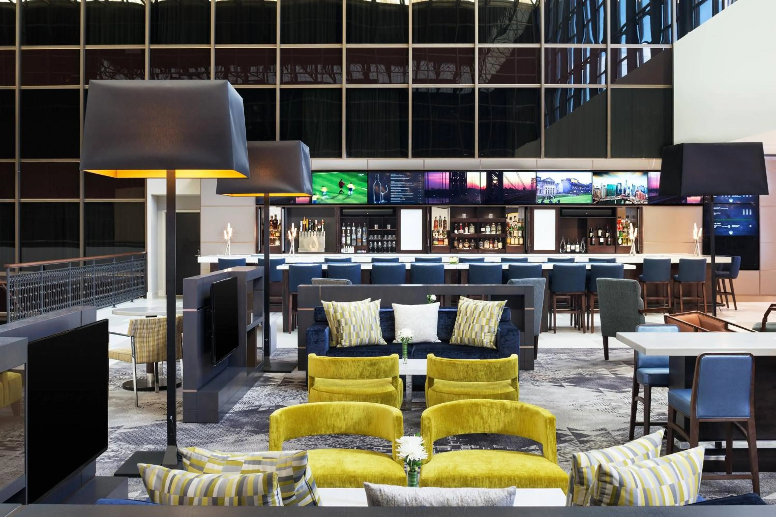 Lobby or reception in Sheraton Bloomington