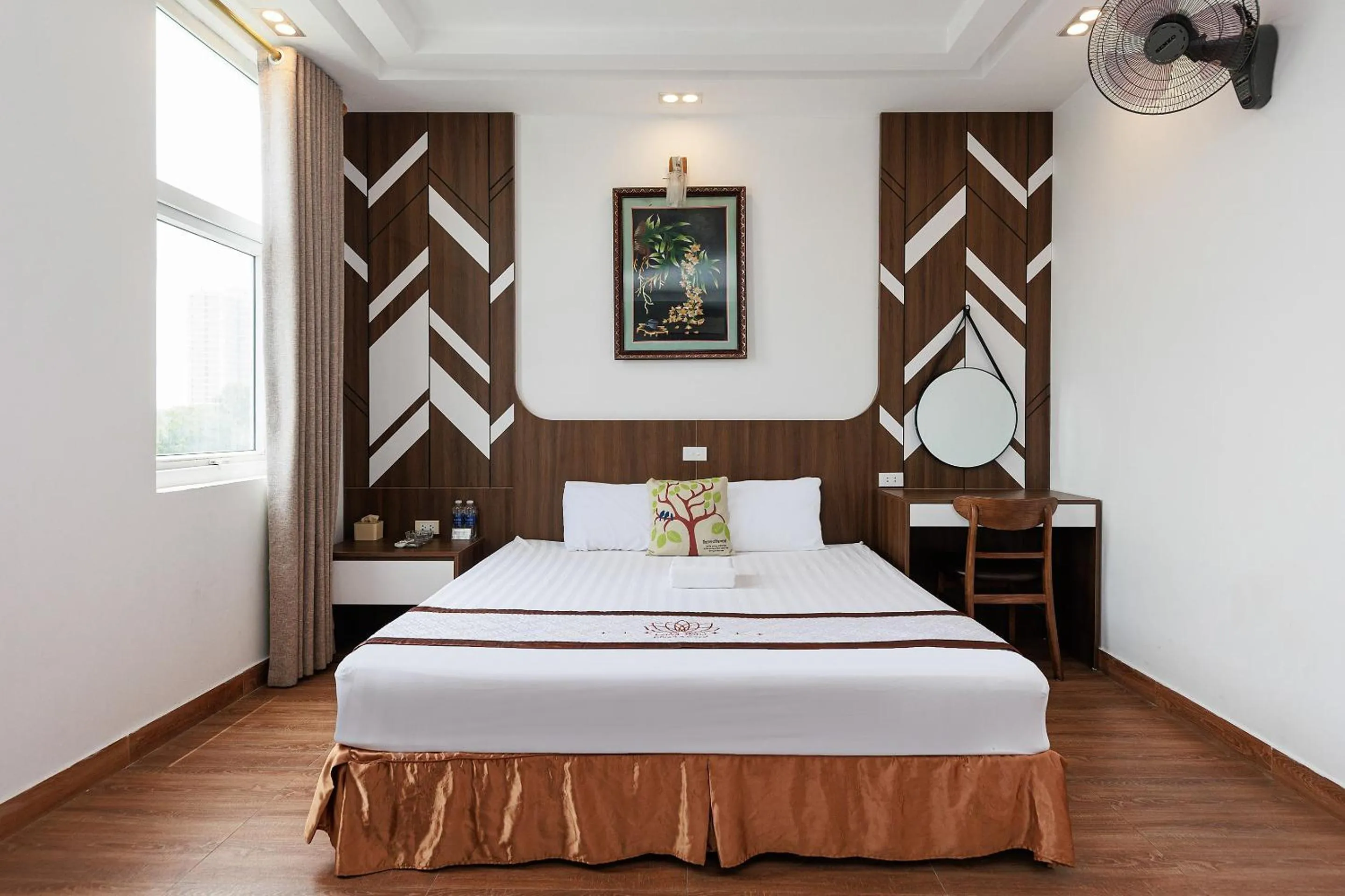 Bedroom, Bed in OYO 472 Lenka Hotel