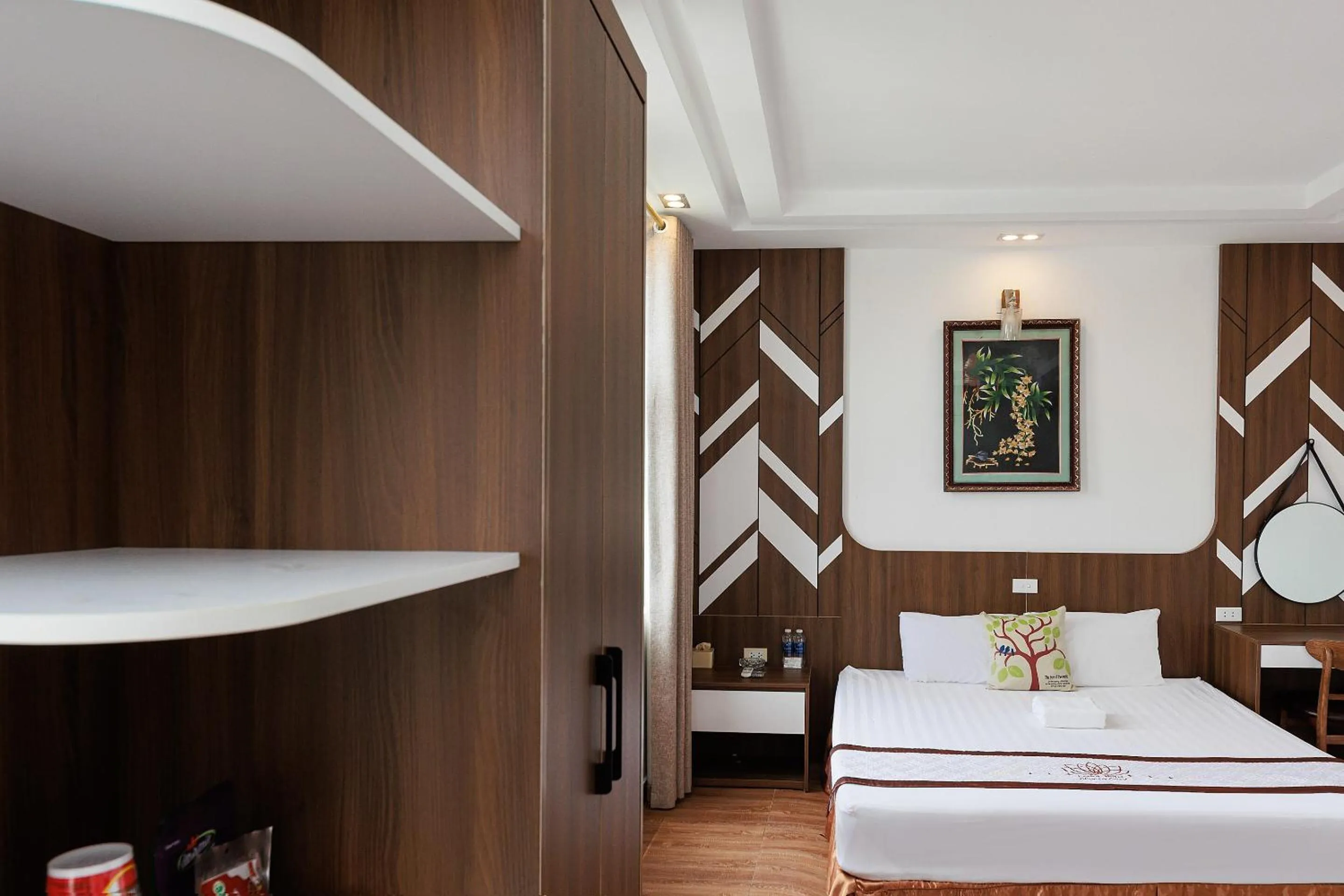 Bedroom, Bed in OYO 472 Lenka Hotel