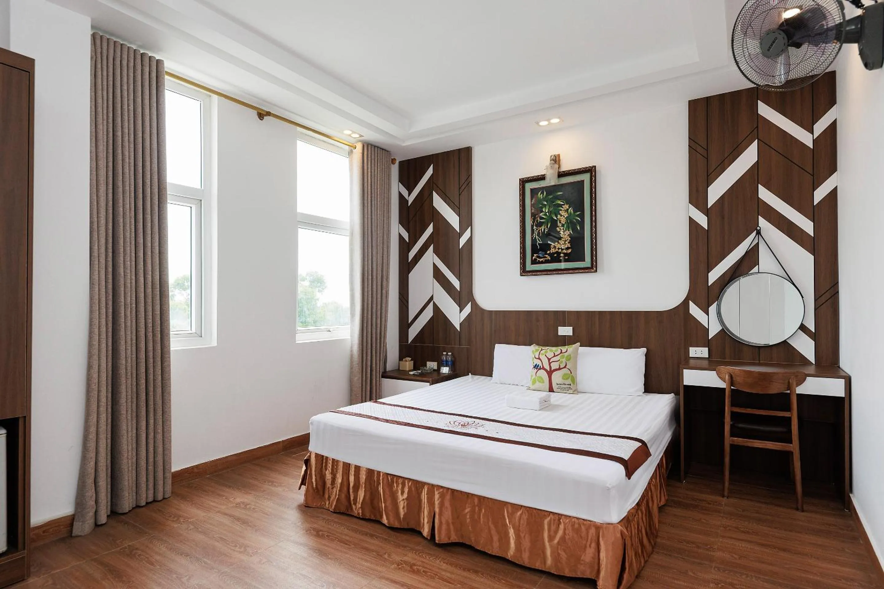 Bedroom, Bed in OYO 472 Lenka Hotel