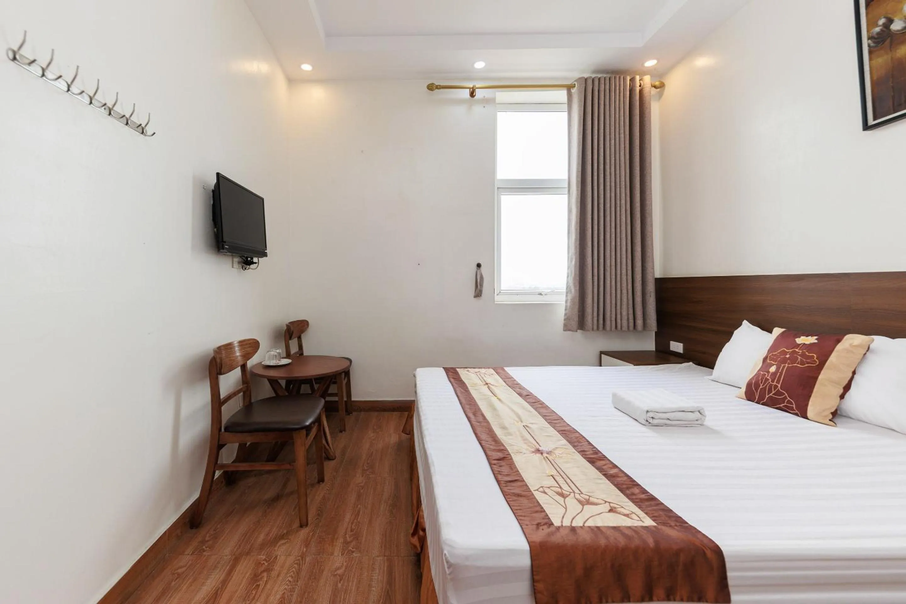 Bedroom, Bed in OYO 472 Lenka Hotel