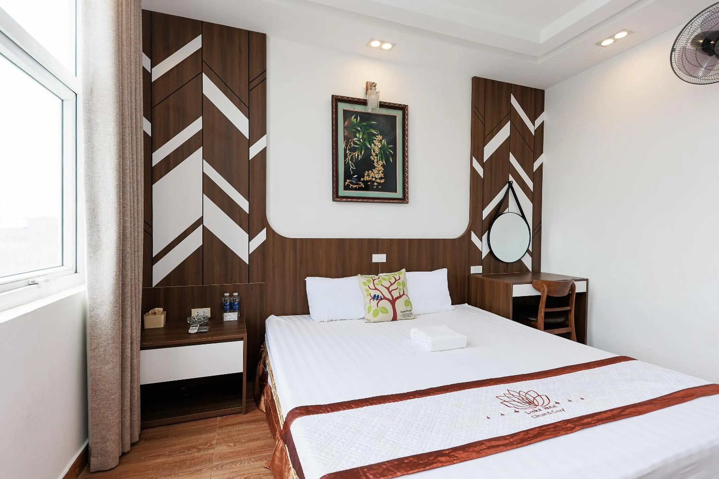 Bedroom, Bed in OYO 472 Lenka Hotel